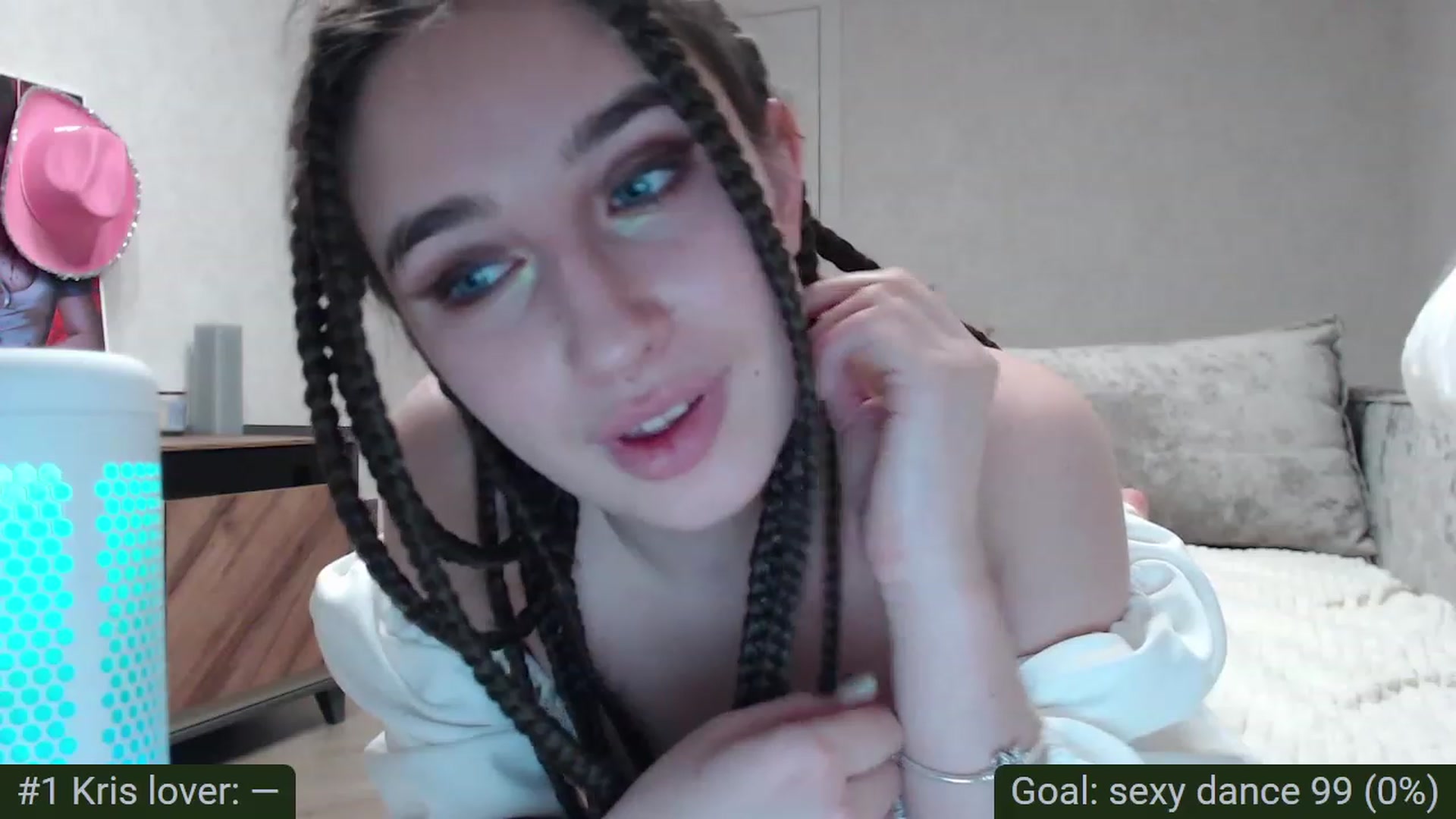 Gallery image thumbnail from Tama_gotchi's myfreecams stream on, 03/22/2023, 17:46 image 7 of 20
