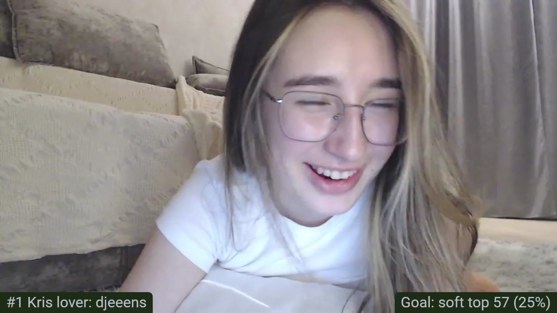 Gallery image thumbnail from Tama_gotchi's myfreecams stream on, 04/12/2023, 19:10 image 18 of 20