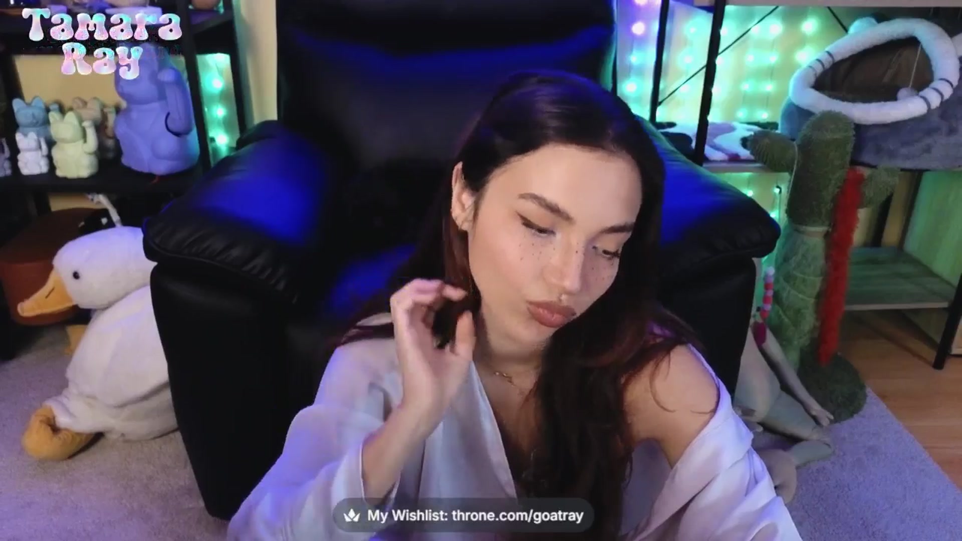 Gallery image thumbnail from TamaraRay's myfreecams stream on, 04/19/2026, 03:22 image 9 of 20