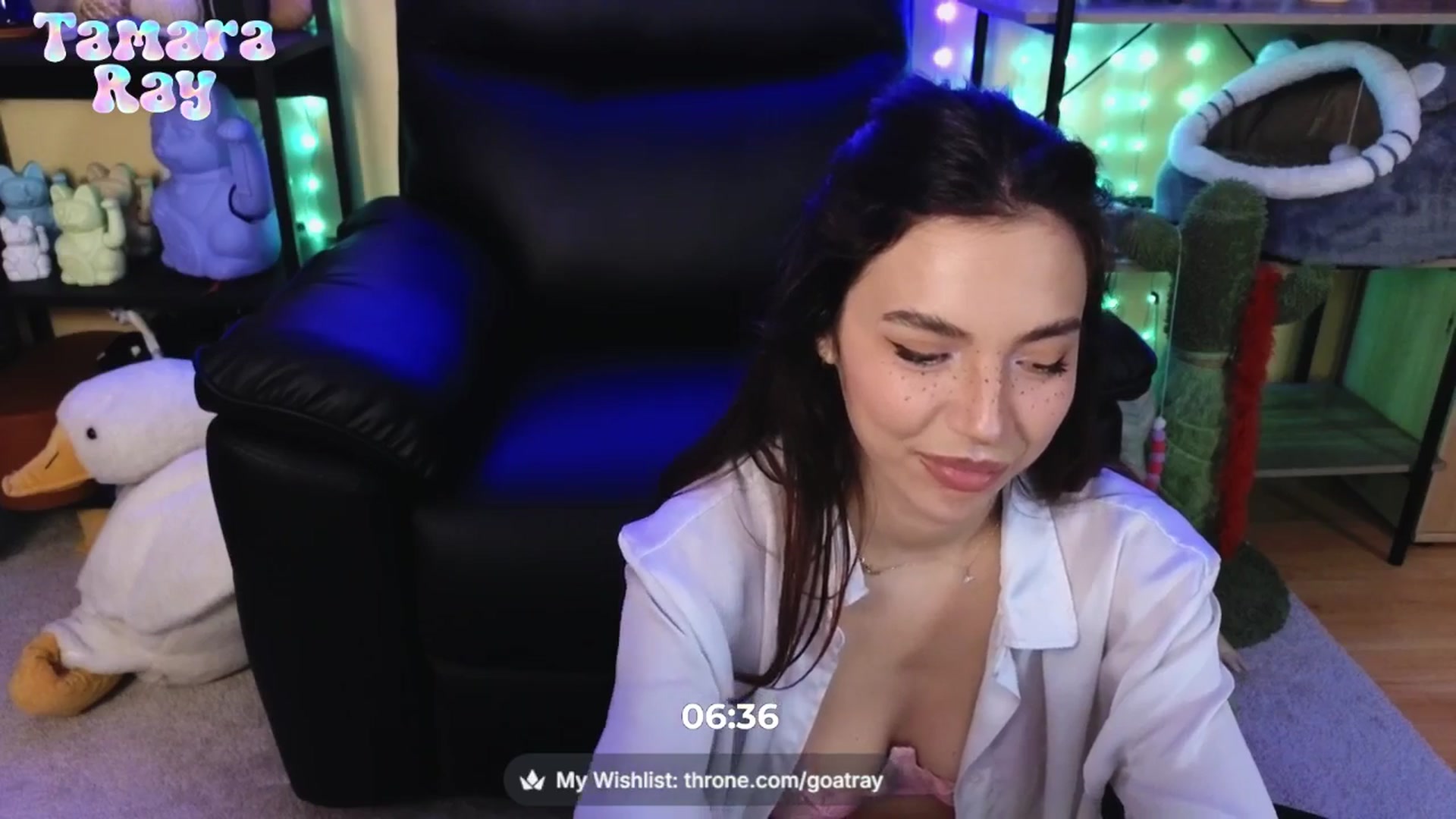 Gallery image thumbnail from TamaraRay's myfreecams stream on, 04/19/2026, 05:32 image 14 of 20