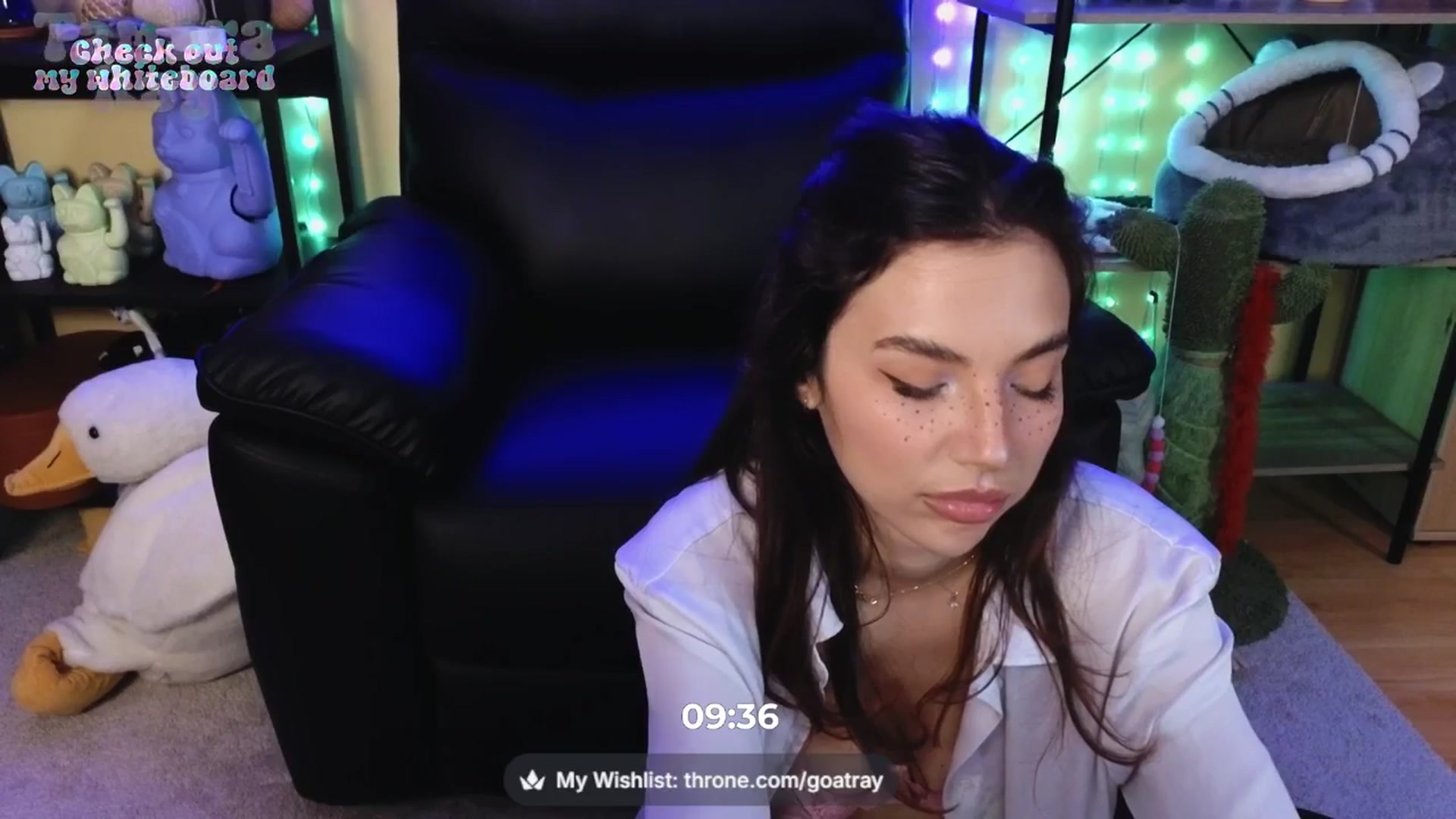 Gallery image thumbnail from TamaraRay's myfreecams stream on, 04/19/2026, 05:32 image 11 of 20