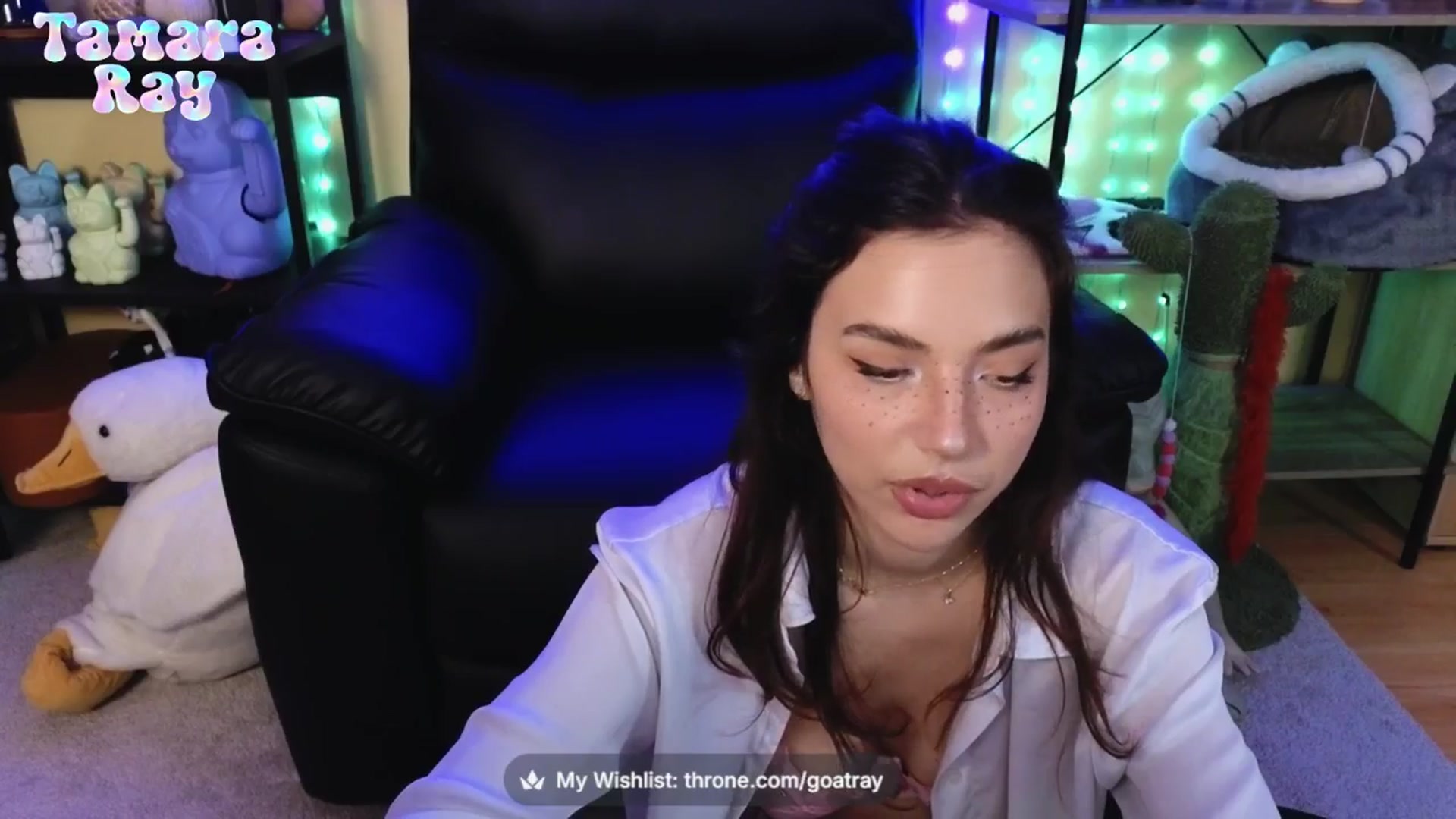 Gallery image thumbnail from TamaraRay's myfreecams stream on, 04/19/2026, 05:32 image 9 of 20