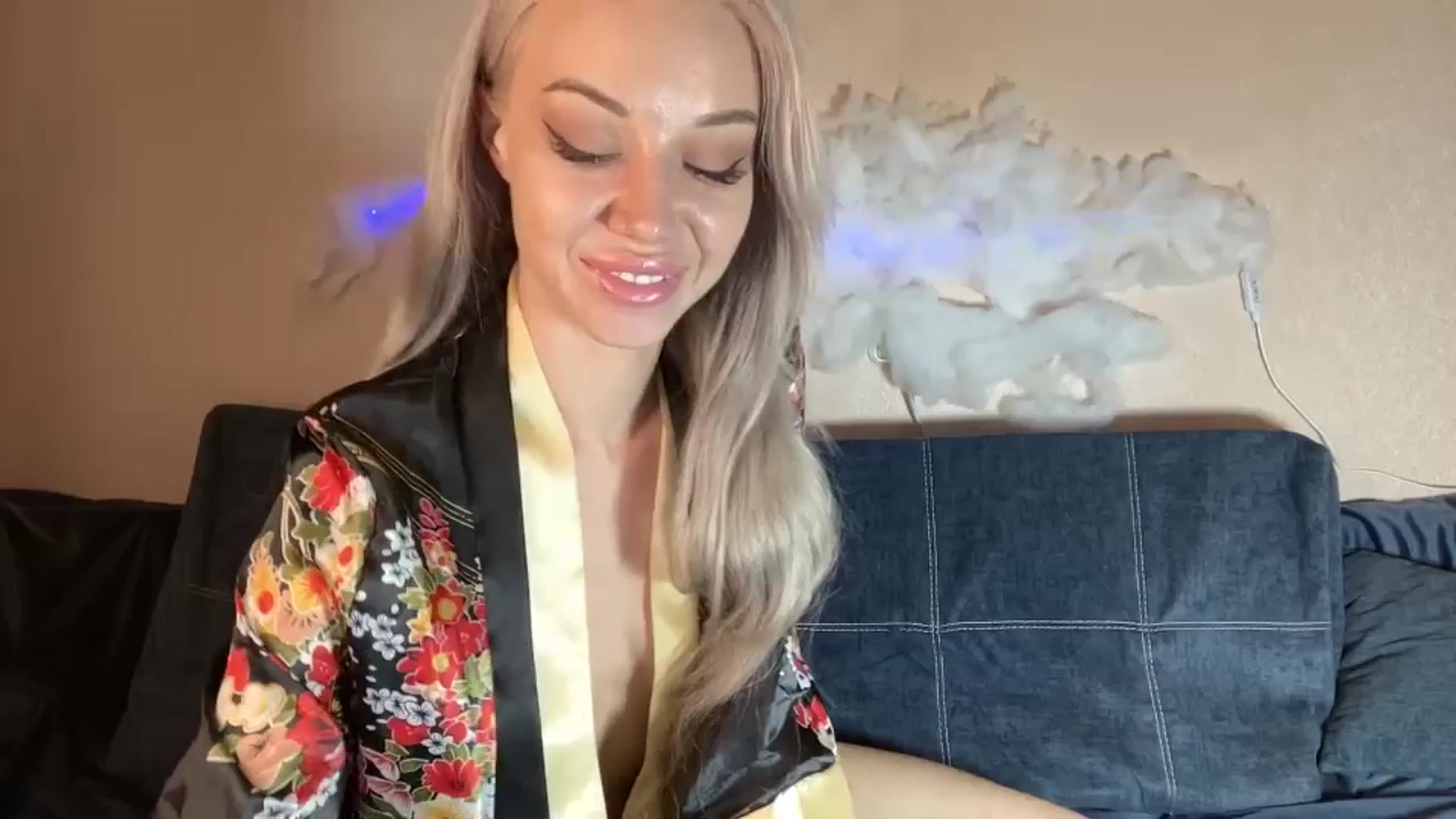 Gallery image thumbnail from TammyLynn's myfreecams stream on, 12/15/2024, 12:59 image 10 of 20