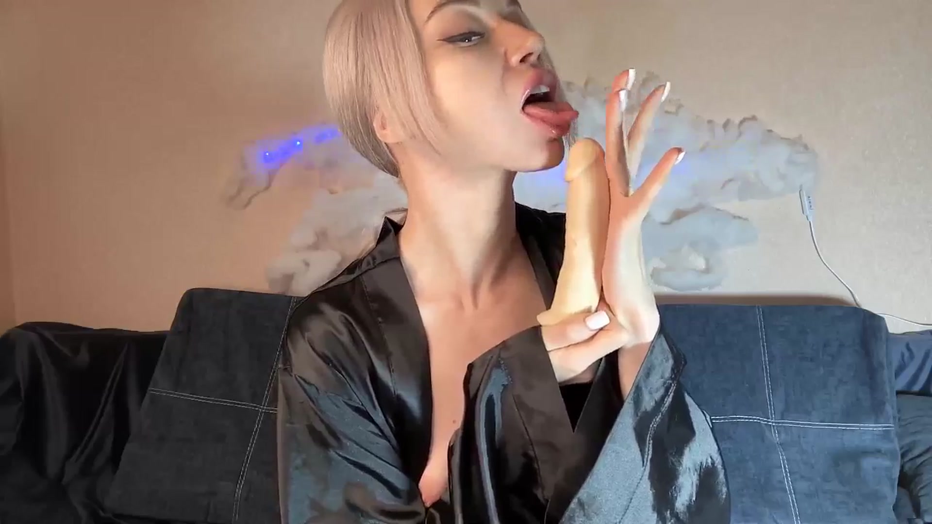 Gallery image thumbnail from TammyLynn's myfreecams stream on, 12/16/2024, 13:37 image 11 of 20