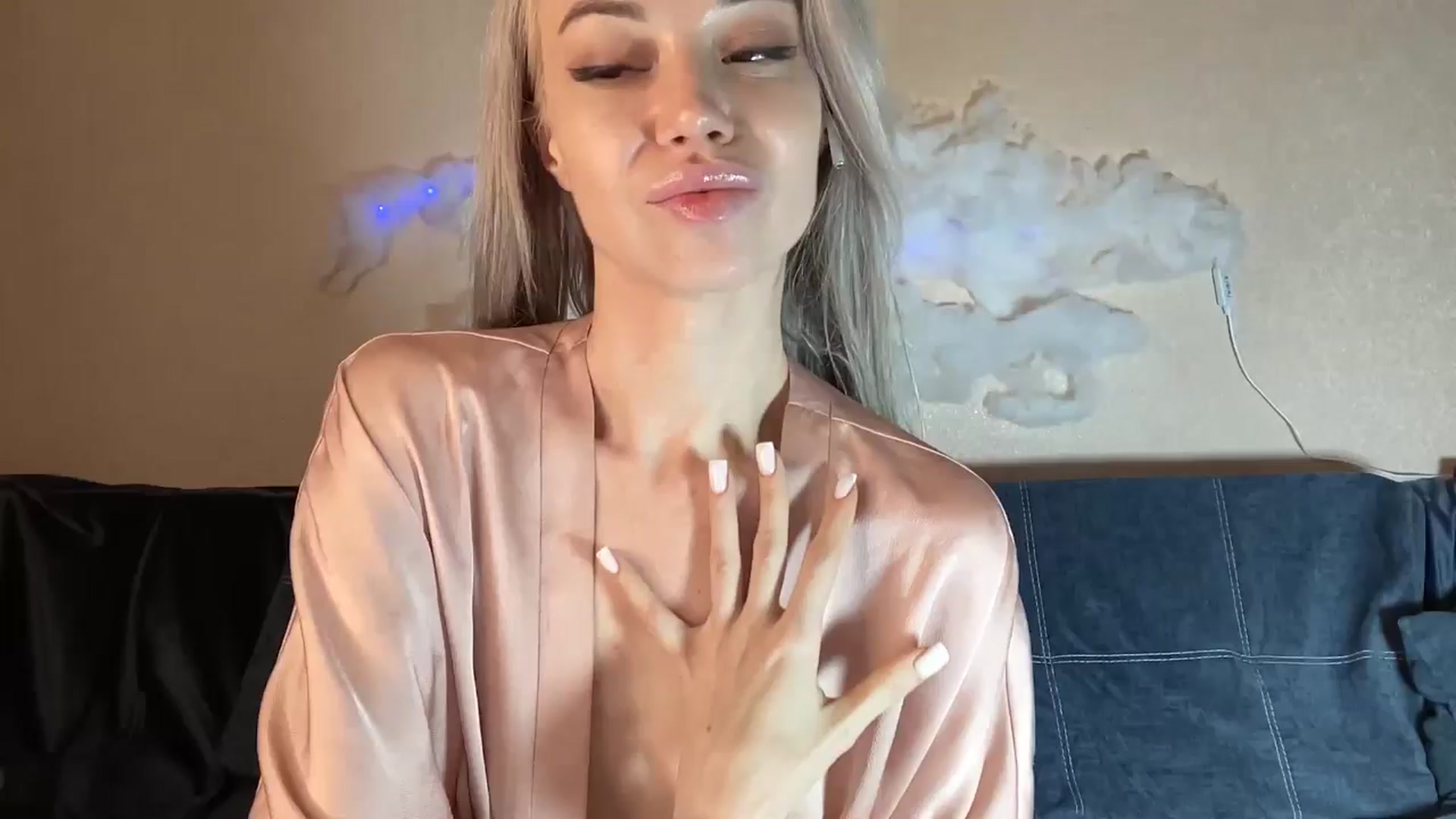 Gallery image thumbnail from TammyLynn's myfreecams stream on, 12/19/2024, 14:34 image 5 of 20