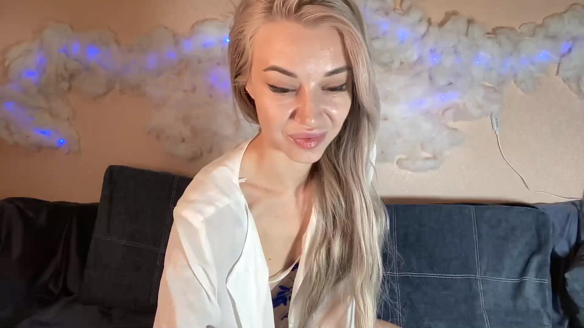 Gallery image thumbnail from TammyLynn's myfreecams stream on, 12/22/2024, 13:18 image 15 of 20