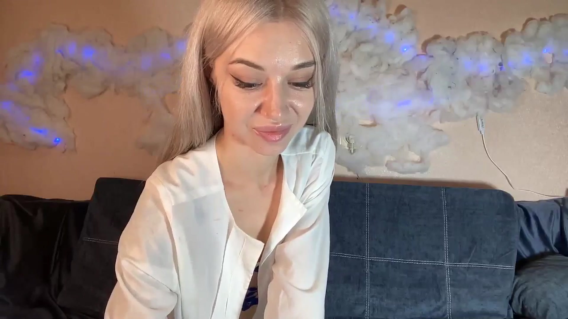 Gallery image thumbnail from TammyLynn's myfreecams stream on, 12/24/2024, 15:19 image 6 of 20