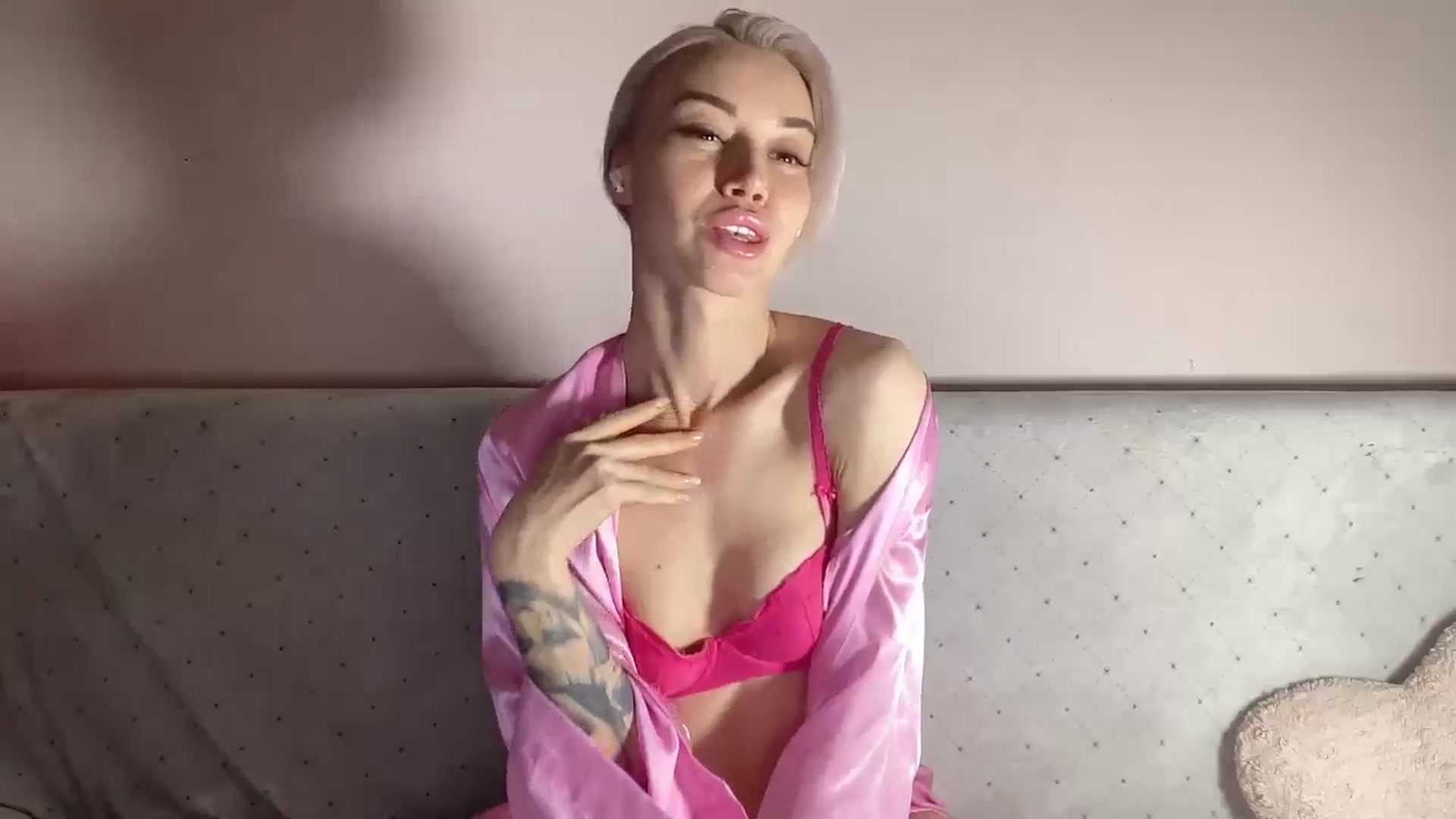 Gallery image thumbnail from TammyLynn's myfreecams stream on, 12/24/2025, 12:28 image 18 of 20