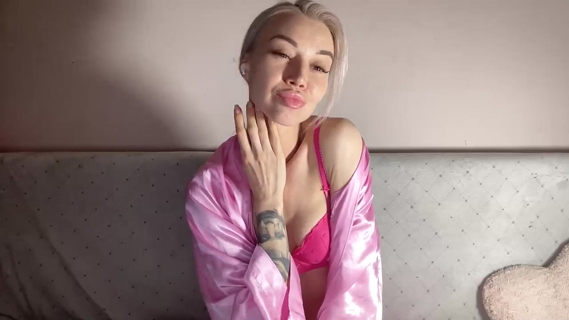 Gallery image thumbnail from TammyLynn's myfreecams stream on, 12/24/2025, 12:28 image 9 of 20