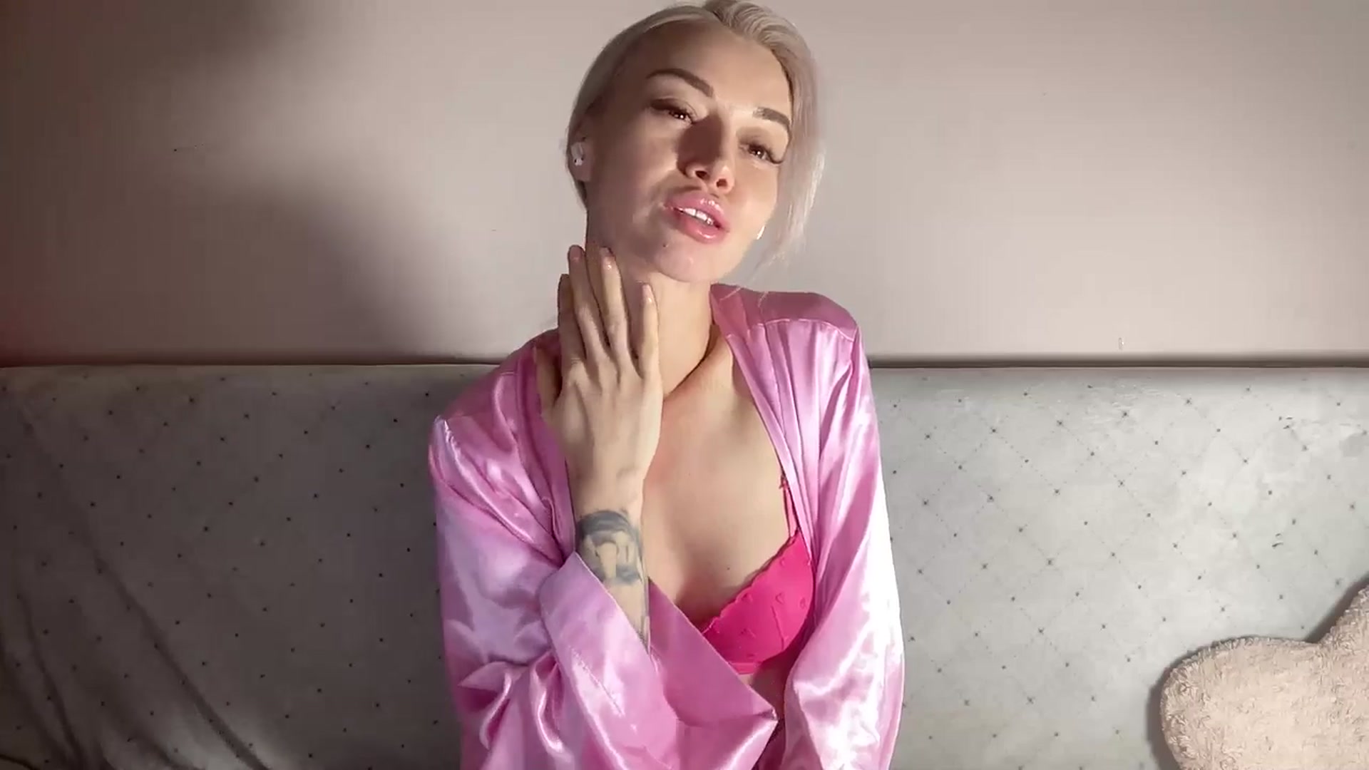 Gallery image thumbnail from TammyLynn's myfreecams stream on, 12/24/2025, 12:28 image 15 of 20