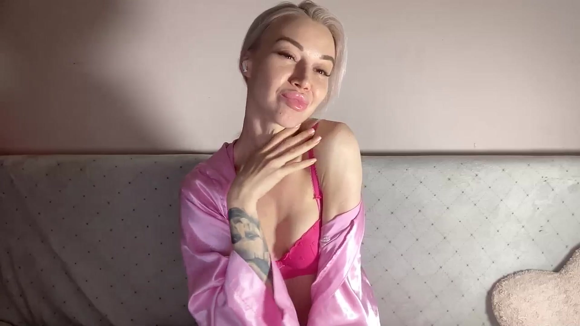 Gallery image thumbnail from TammyLynn's myfreecams stream on, 12/24/2025, 12:28 image 10 of 20