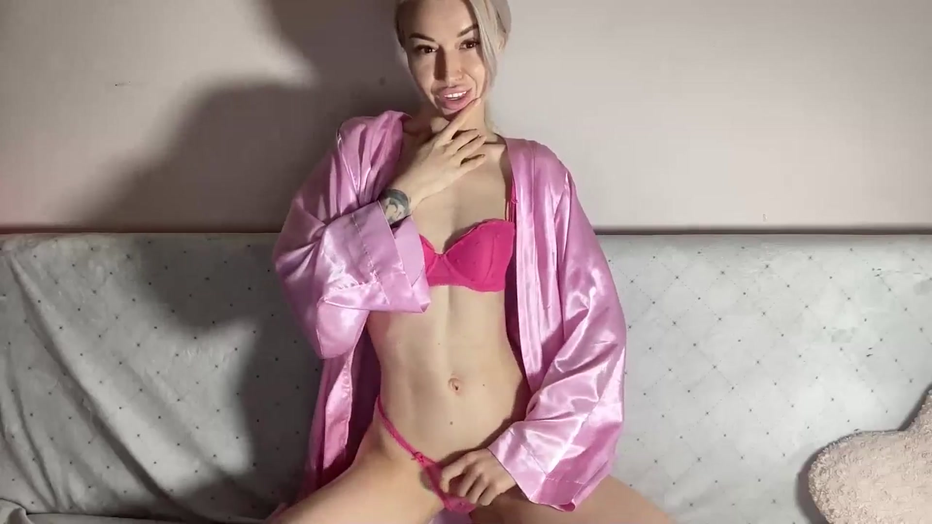 Gallery image thumbnail from TammyLynn's myfreecams stream on, 12/24/2025, 14:29 image 4 of 20
