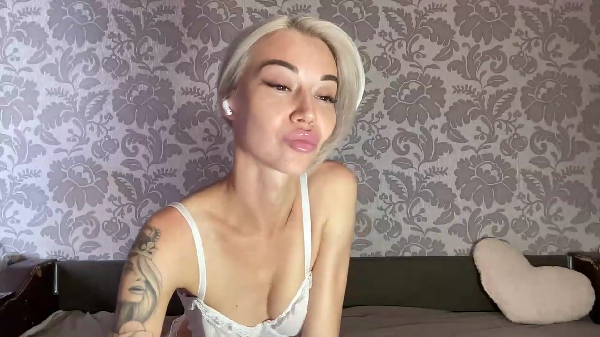 Gallery image thumbnail from TammyLynn's myfreecams stream on, 07/26/2026, 10:23 image 9 of 20