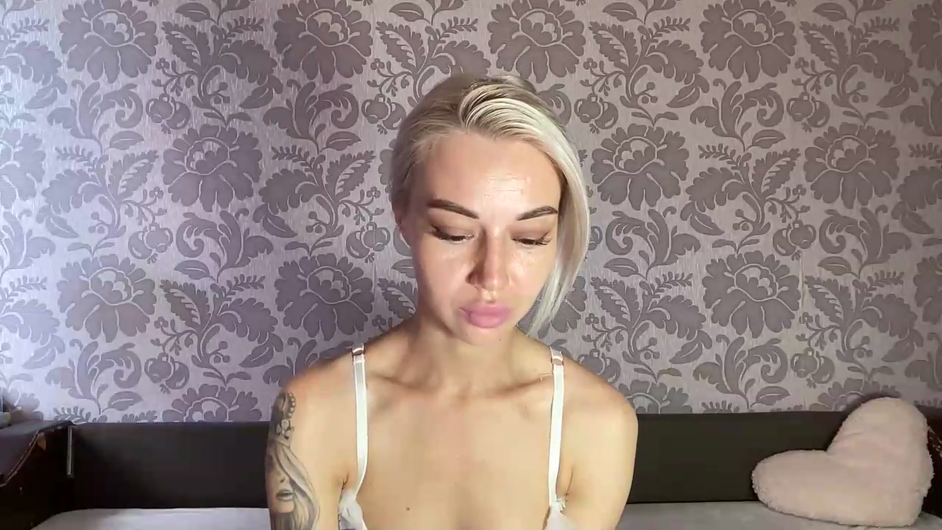 Gallery image thumbnail from TammyLynn's myfreecams stream on, 08/09/2026, 09:30 image 15 of 20
