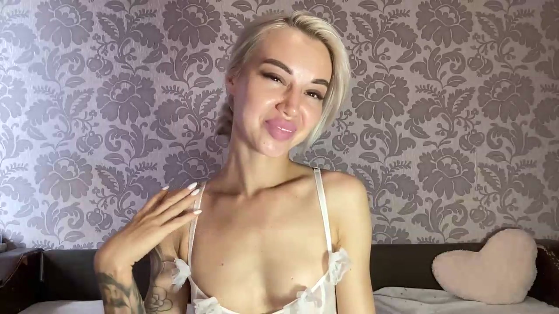 Gallery image thumbnail from TammyLynn's myfreecams stream on, 08/09/2026, 11:57 image 10 of 20