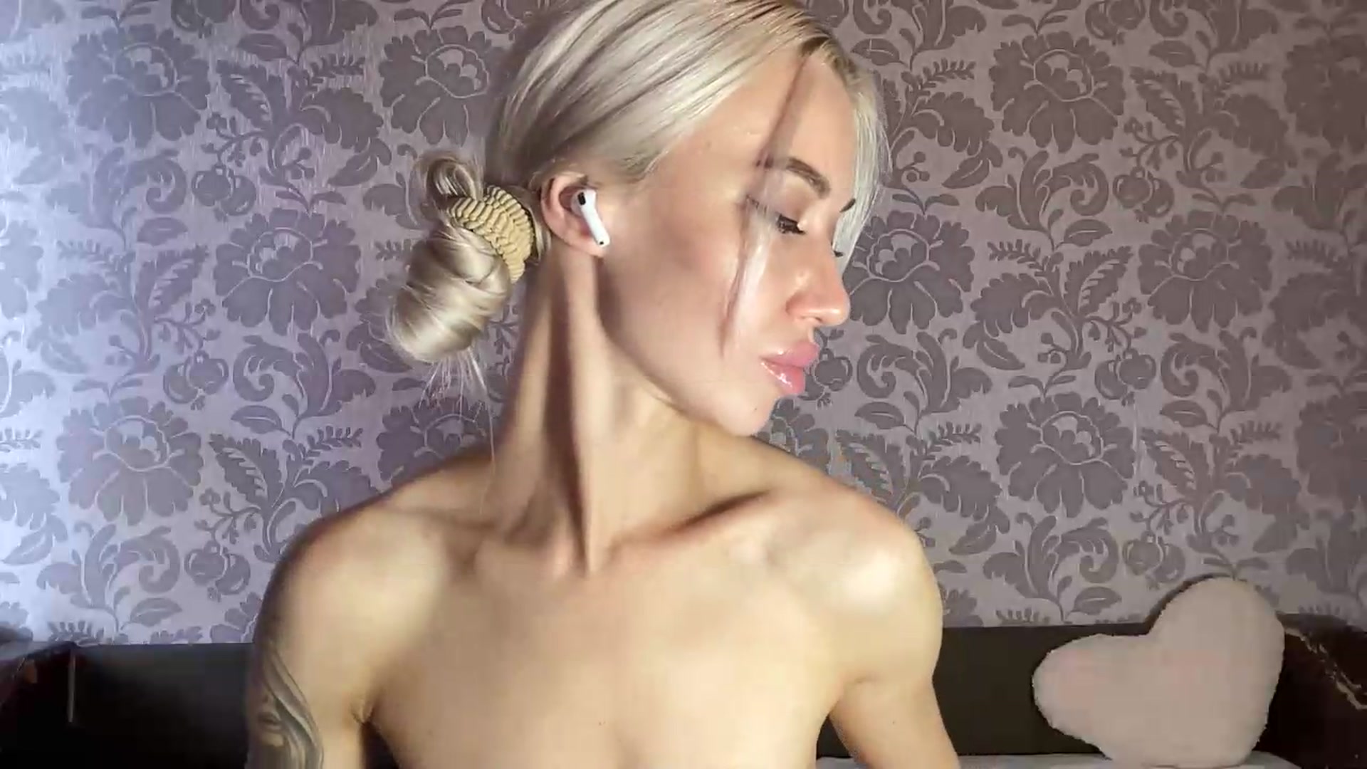 Gallery image thumbnail from TammyLynn's myfreecams stream on, 08/13/2026, 12:54 image 11 of 20