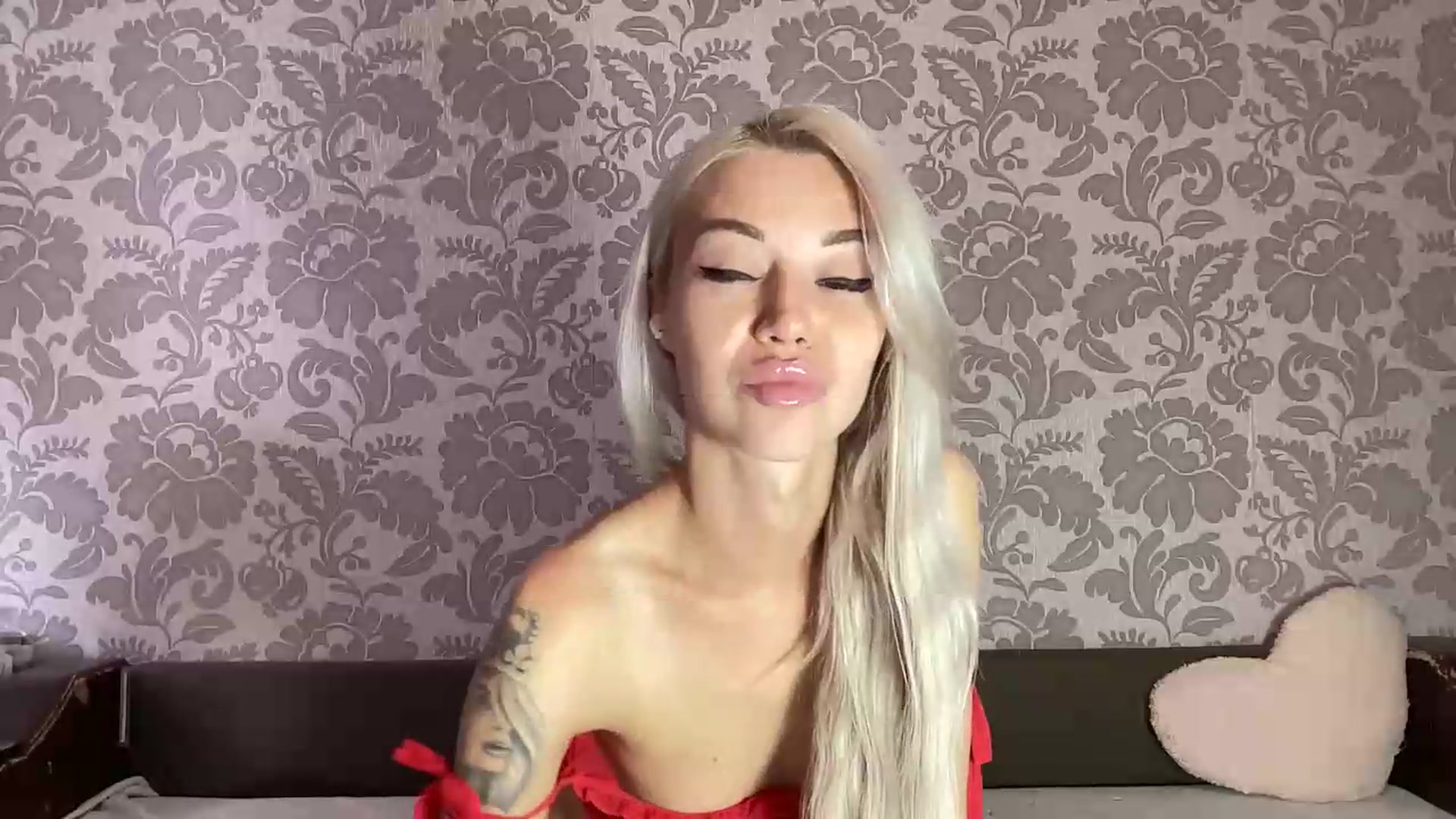 Gallery image thumbnail from TammyLynn's myfreecams stream on, 08/19/2026, 11:31 image 12 of 20