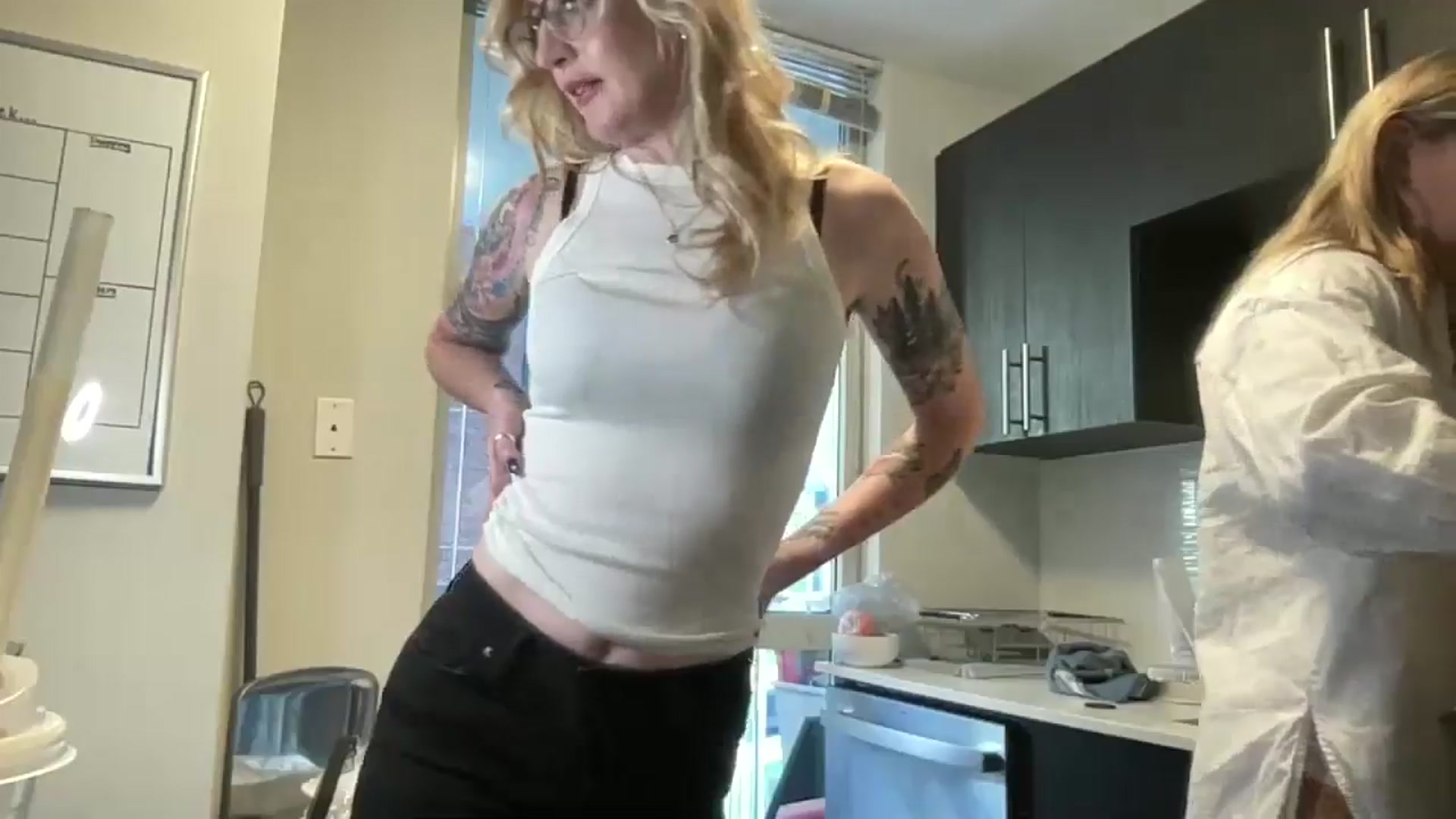 Gallery image thumbnail from Tamtams's myfreecams stream on, 10/19/2024, 14:58 image 12 of 20