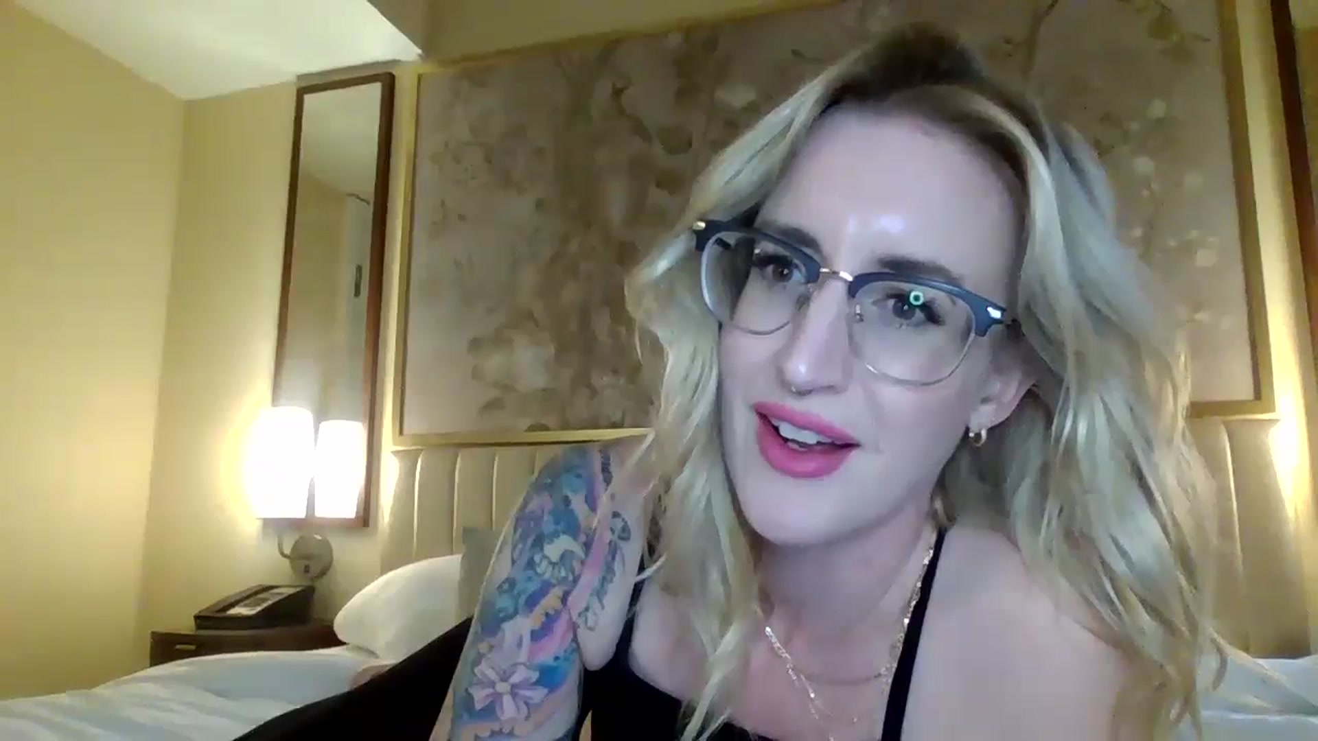 Gallery image thumbnail from Tamtams's myfreecams stream on, 10/20/2024, 13:24 image 4 of 20
