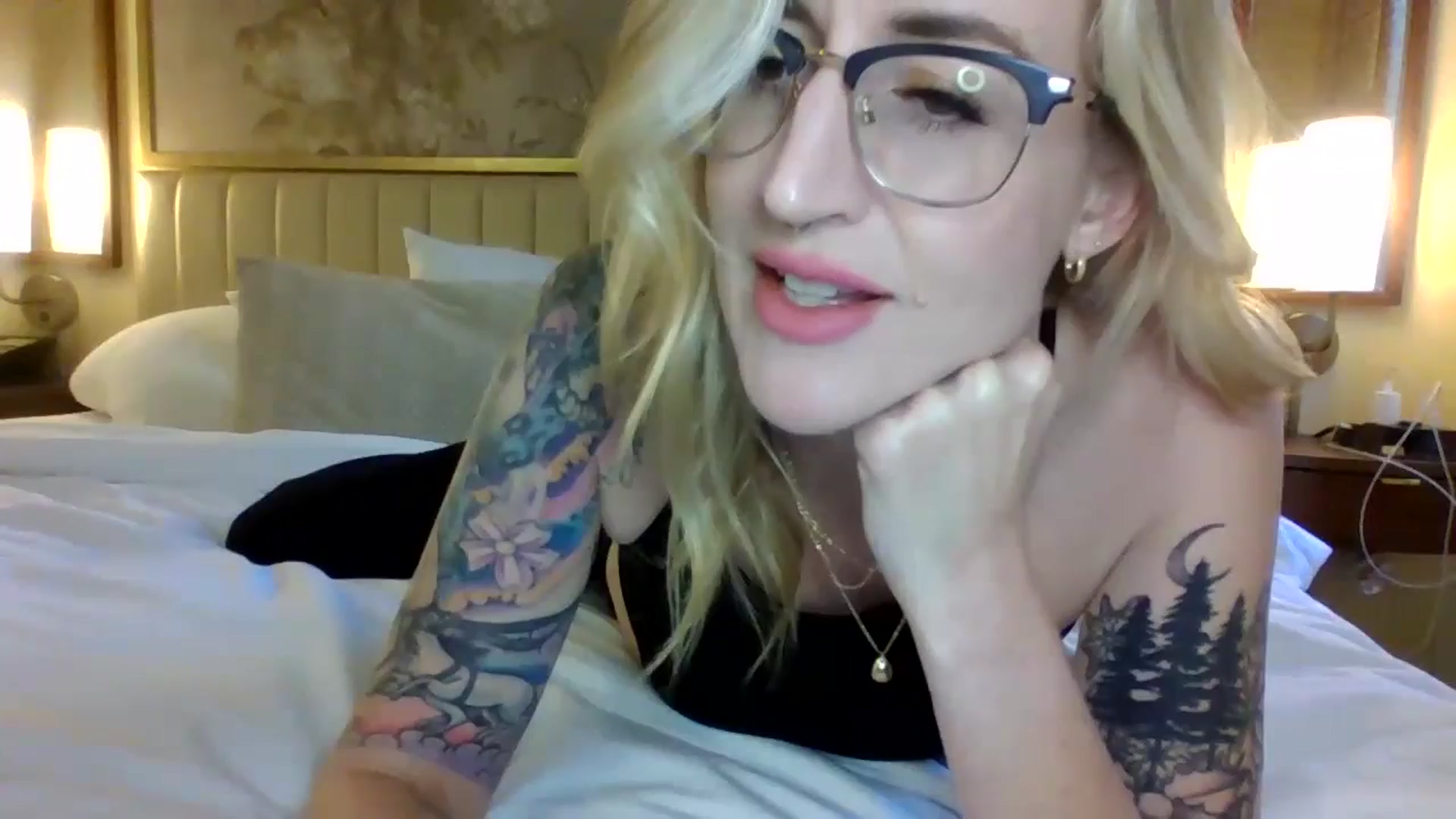 Gallery image thumbnail from Tamtams's myfreecams stream on, 10/20/2024, 13:24 image 13 of 20