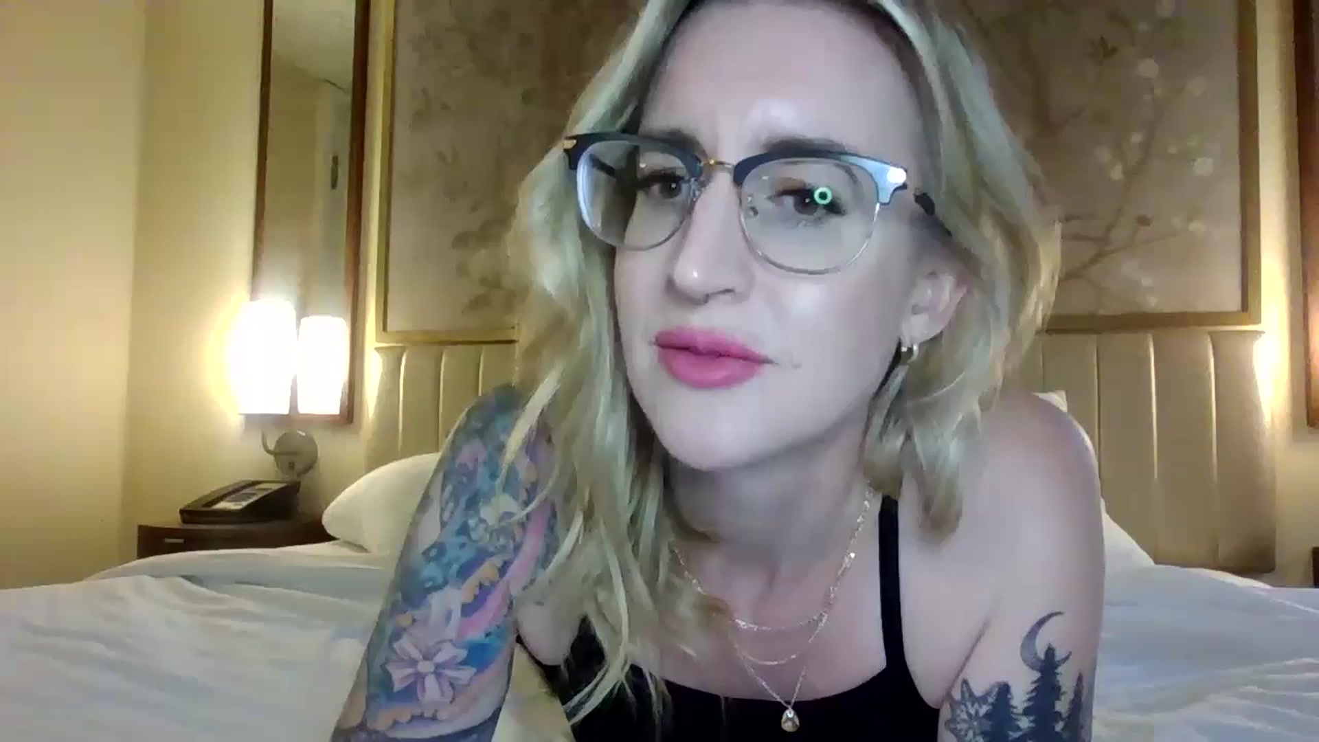 Gallery image thumbnail from Tamtams's myfreecams stream on, 10/20/2024, 13:24 image 1 of 20