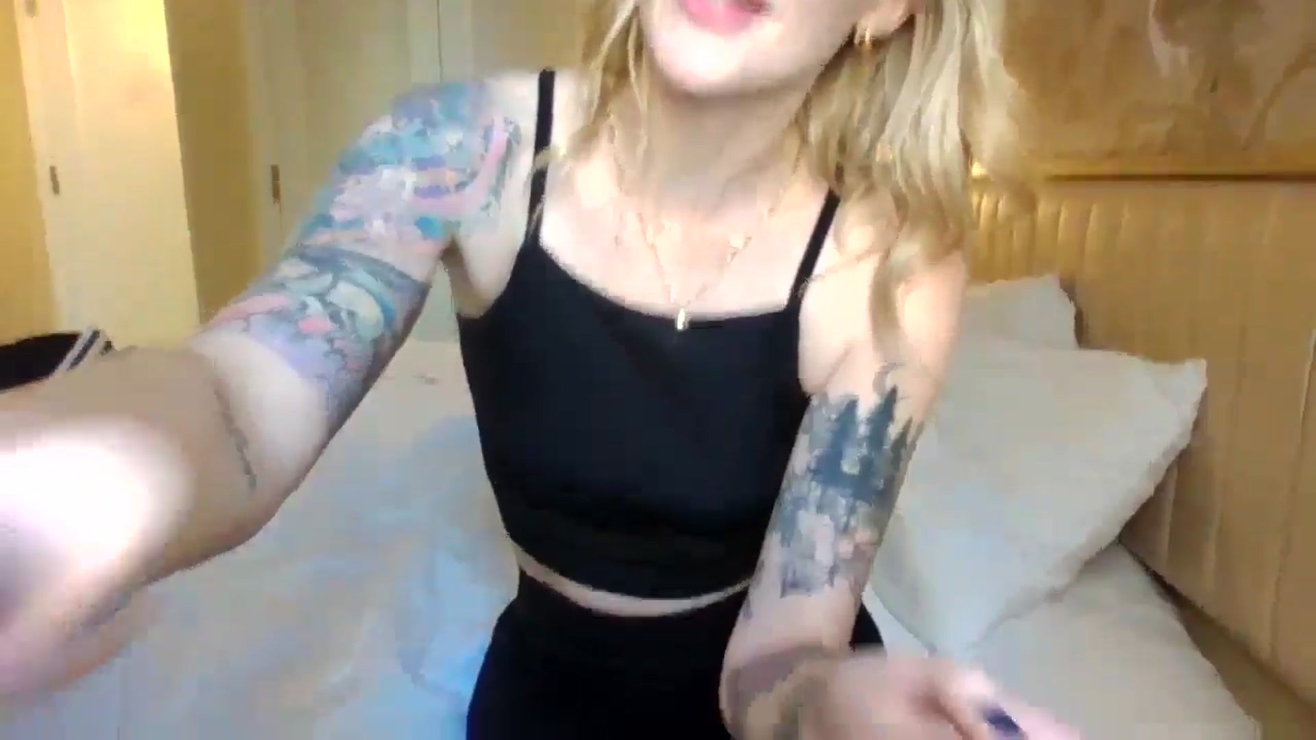 Gallery image thumbnail from Tamtams's myfreecams stream on, 10/20/2024, 13:24 image 19 of 20