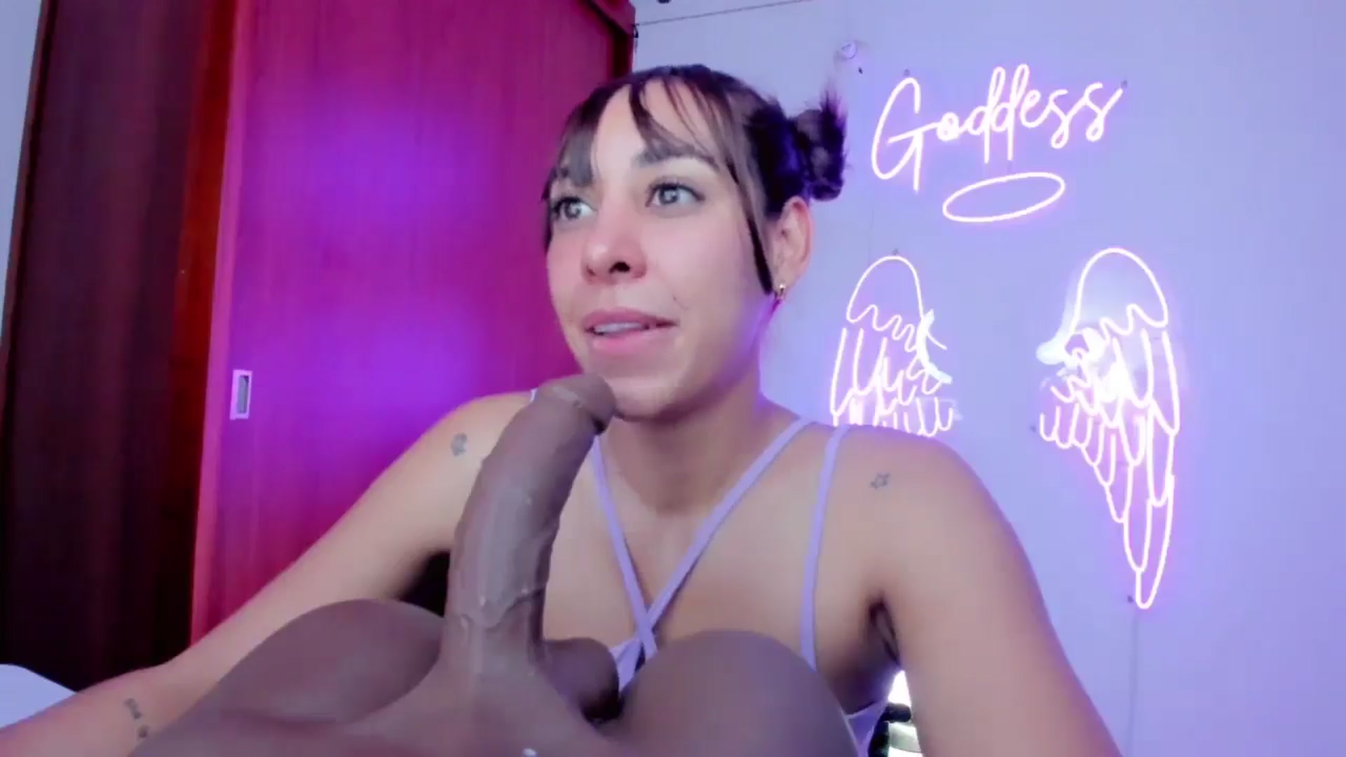 Gallery image thumbnail from Tamy_bennett's myfreecams stream on, 02/18/2025, 09:57 image 9 of 20