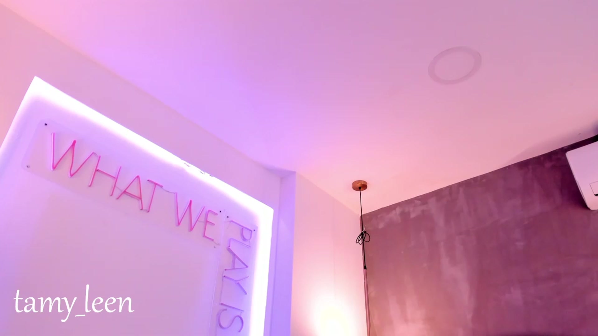 Gallery image thumbnail from Tamy_leen's myfreecams stream on, 05/09/2023, 12:22 image 19 of 20