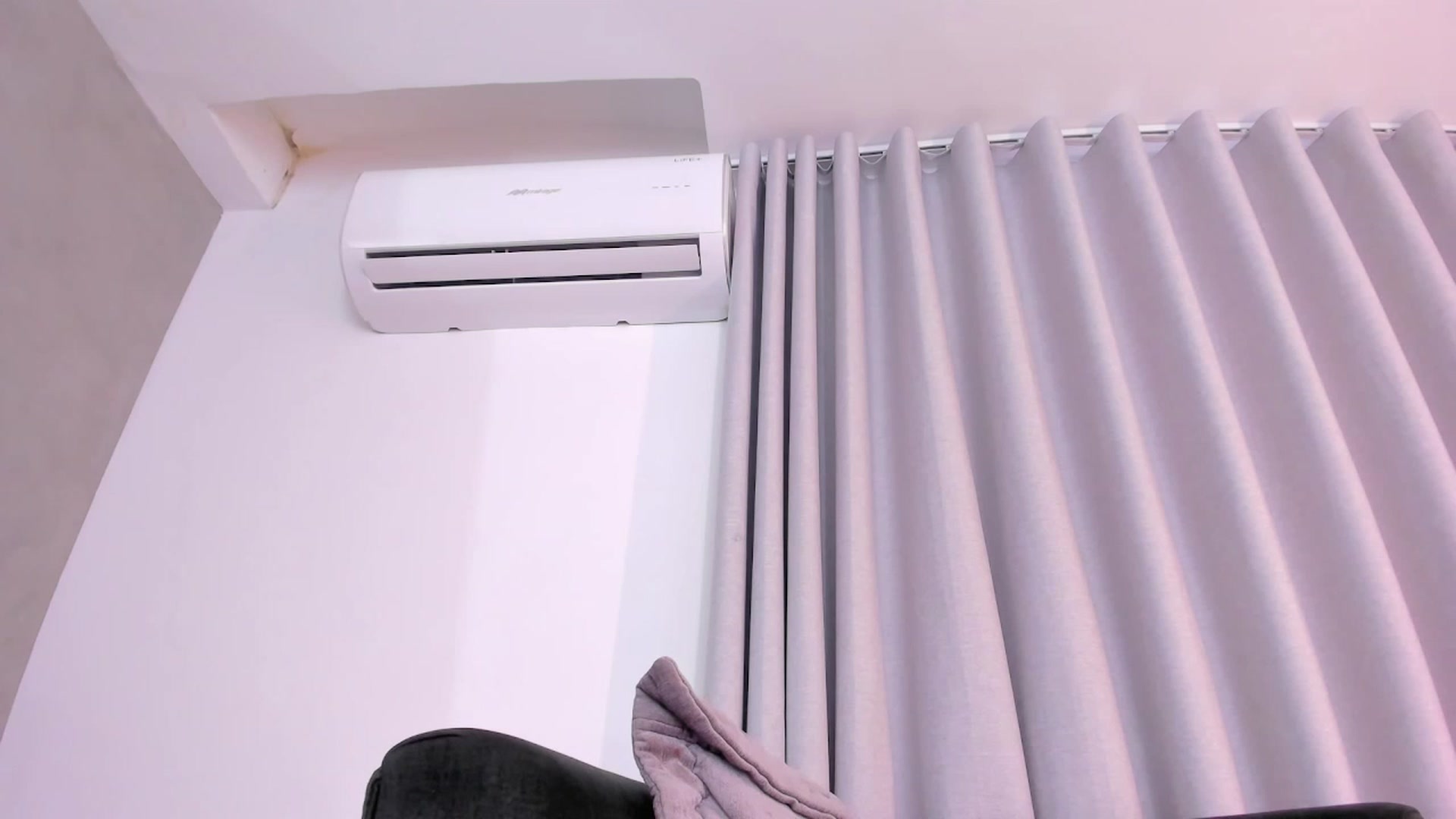 Gallery image thumbnail from Tamy_leen's myfreecams stream on, 10/22/2023, 13:05 image 10 of 20
