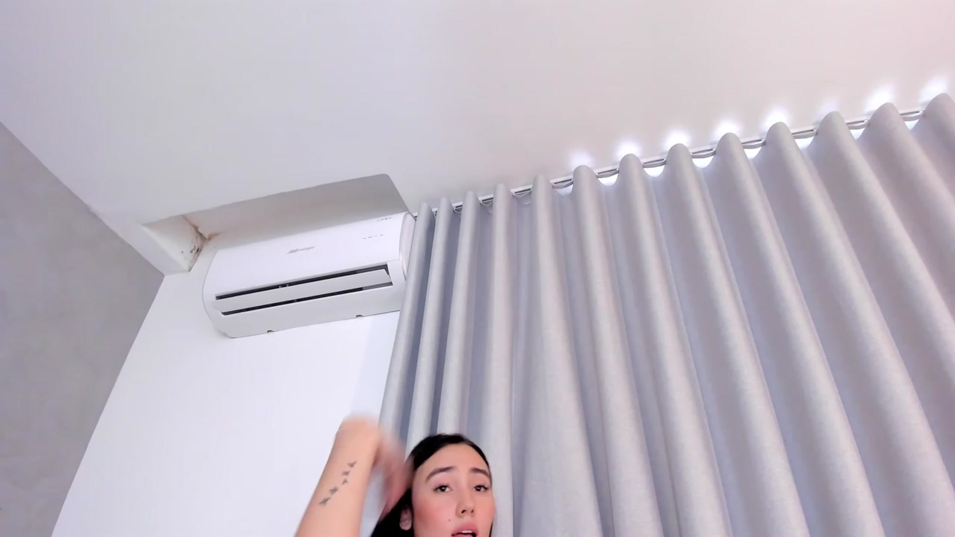 Gallery image thumbnail from Tamy_leen's myfreecams stream on, 11/05/2023, 15:35 image 16 of 20
