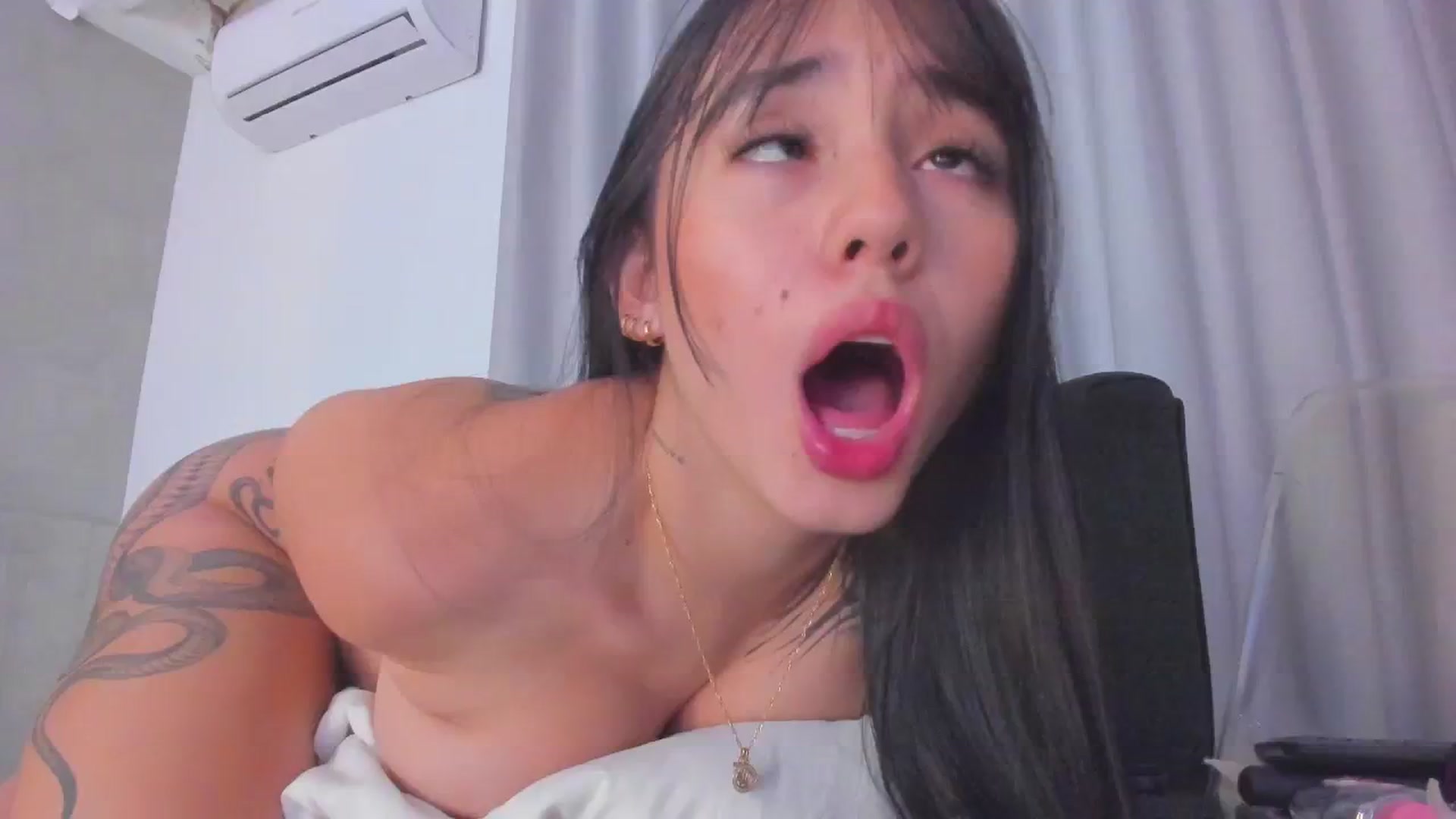 Gallery image thumbnail from Tamy_leen's myfreecams stream on, 04/25/2024, 15:14 image 9 of 20