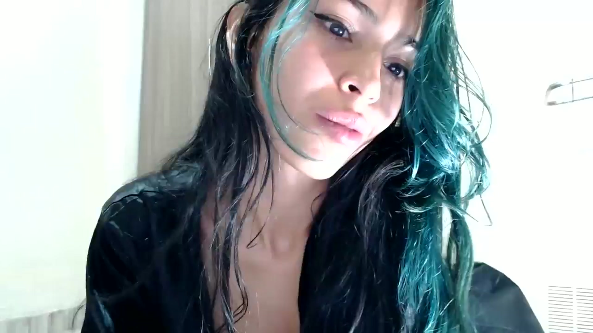 Gallery image thumbnail from Tang_miau's myfreecams stream on, 05/14/2024, 15:00 image 16 of 20
