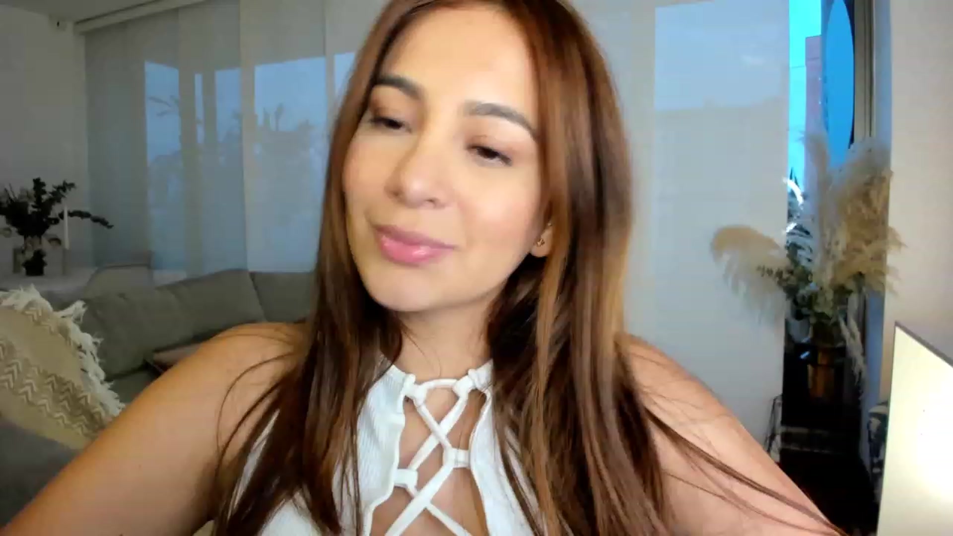 Gallery image thumbnail from TaniaAngel's myfreecams stream on, 12/28/2022, 23:15 image 7 of 20