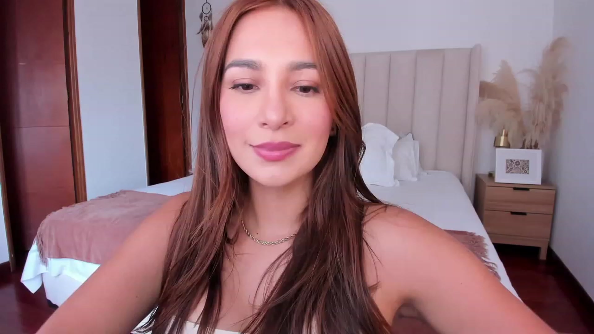 Gallery image thumbnail from TaniaAngel's myfreecams stream on, 05/05/2023, 18:11 image 2 of 20