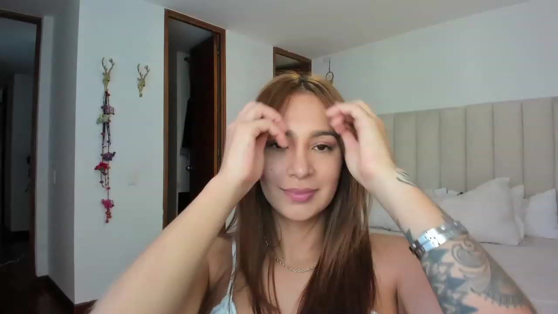 Gallery image thumbnail from TaniaAngel's myfreecams stream on, 05/27/2023, 19:33 image 18 of 20