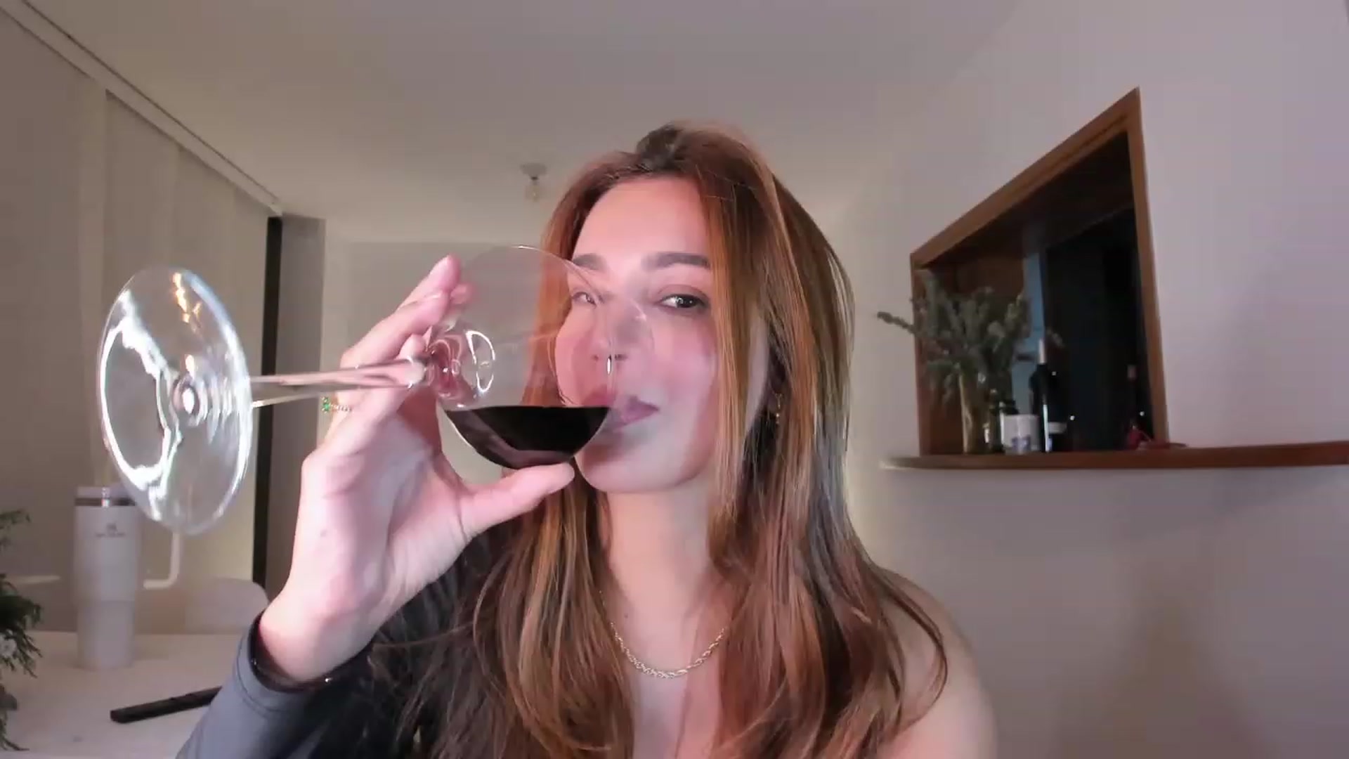 Gallery image thumbnail from TaniaAngel's myfreecams stream on, 12/25/2023, 01:48 image 16 of 20