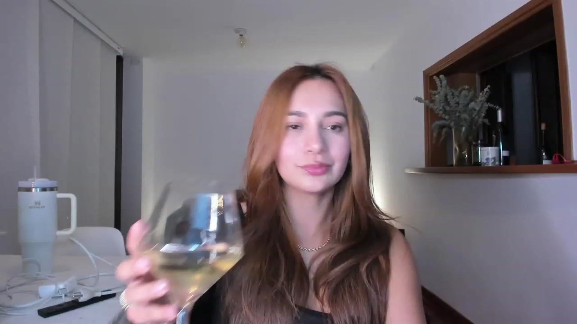 Gallery image thumbnail from TaniaAngel's myfreecams stream on, 12/25/2023, 03:57 image 10 of 20