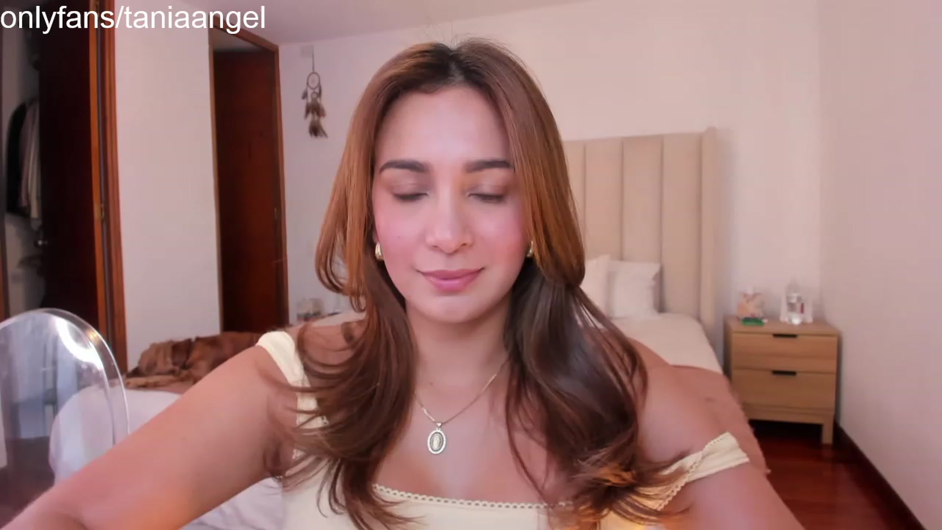 Gallery image thumbnail from TaniaAngel's myfreecams stream on, 03/05/2024, 22:06 image 18 of 20