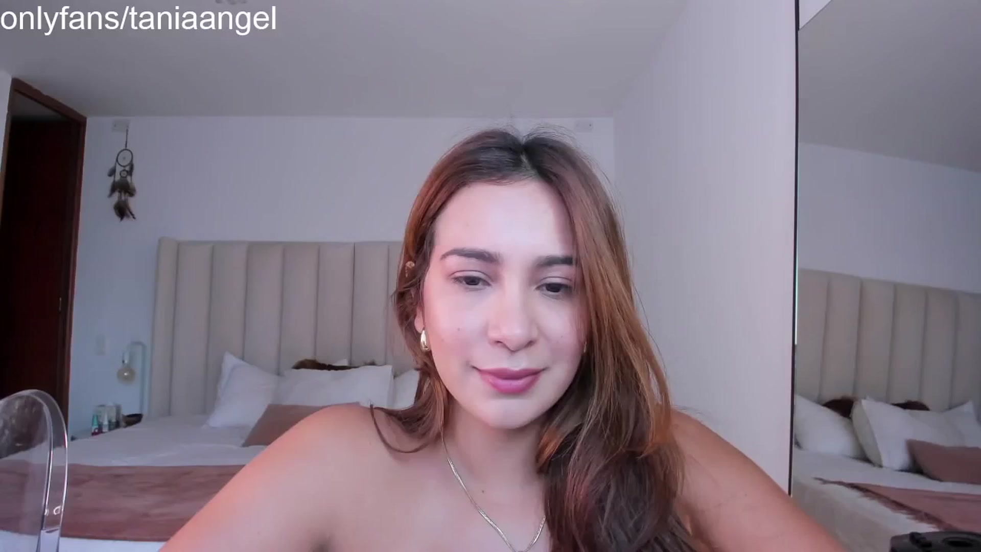 Gallery image thumbnail from TaniaAngel's myfreecams stream on, 03/06/2024, 21:41 image 14 of 20
