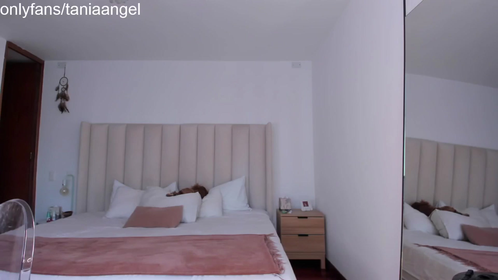 Gallery image thumbnail from TaniaAngel's myfreecams stream on, 03/06/2024, 21:41 image 10 of 20