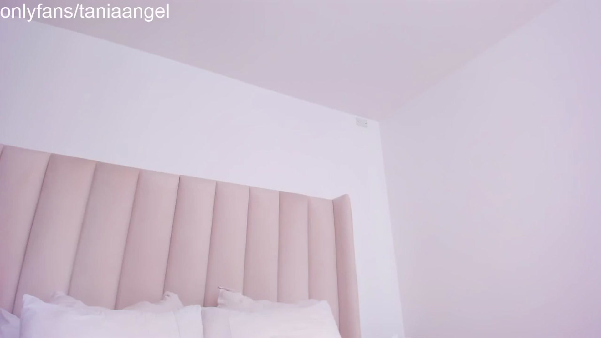 Gallery image thumbnail from TaniaAngel's myfreecams stream on, 03/14/2024, 20:28 image 12 of 20