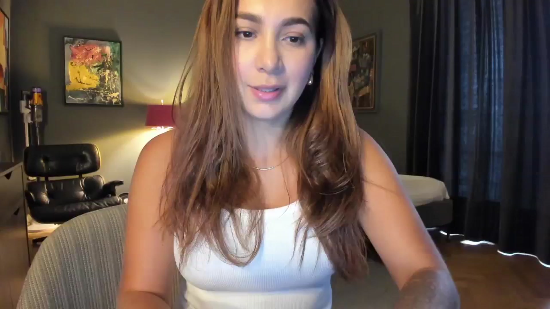 Gallery image thumbnail from TaniaAngel's myfreecams stream on, 06/19/2024, 13:49 image 4 of 20