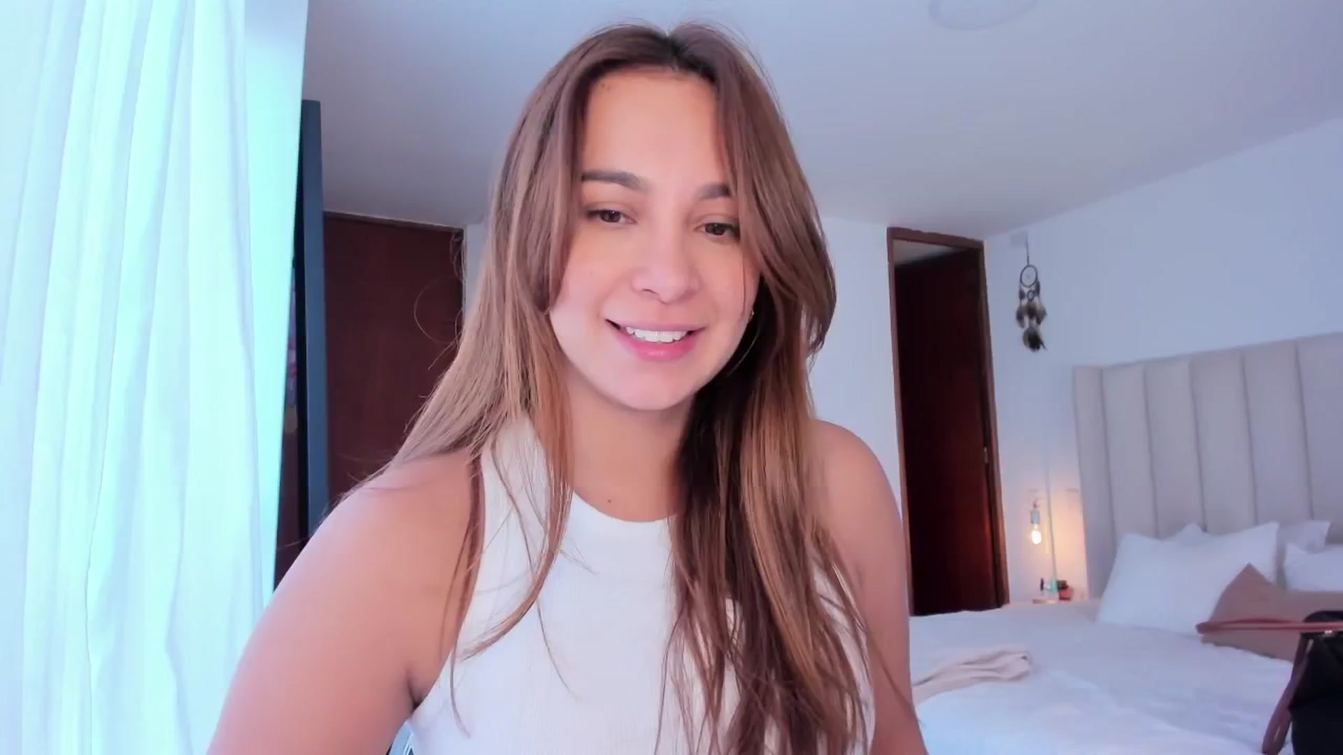 Gallery image thumbnail from TaniaAngel's myfreecams stream on, 11/28/2024, 18:33 image 11 of 20