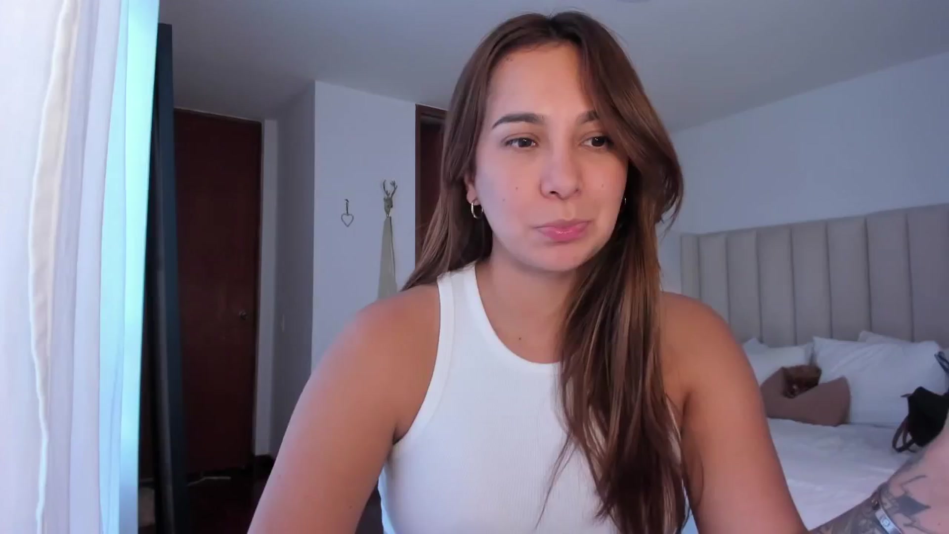 Gallery image thumbnail from TaniaAngel's myfreecams stream on, 11/28/2024, 19:56 image 17 of 20