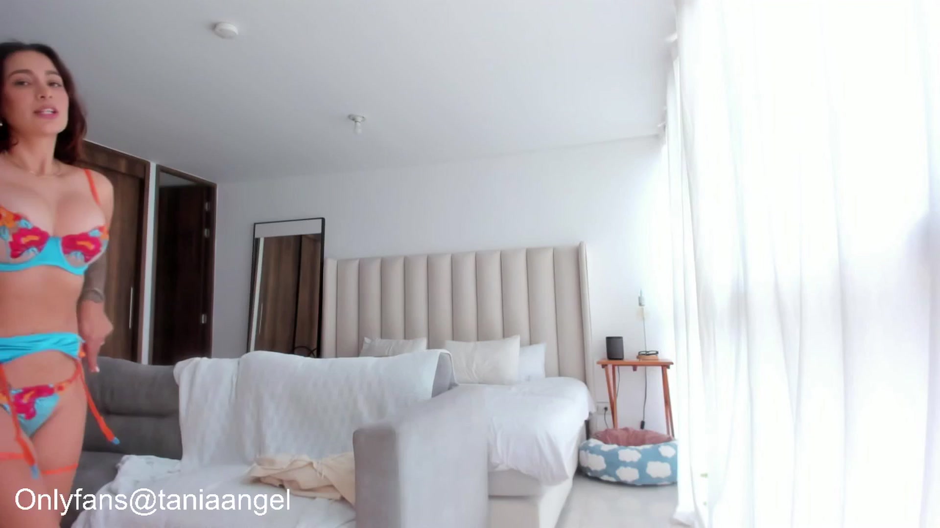 Gallery image thumbnail from TaniaAngel's myfreecams stream on, 05/19/2025, 17:57 image 15 of 20
