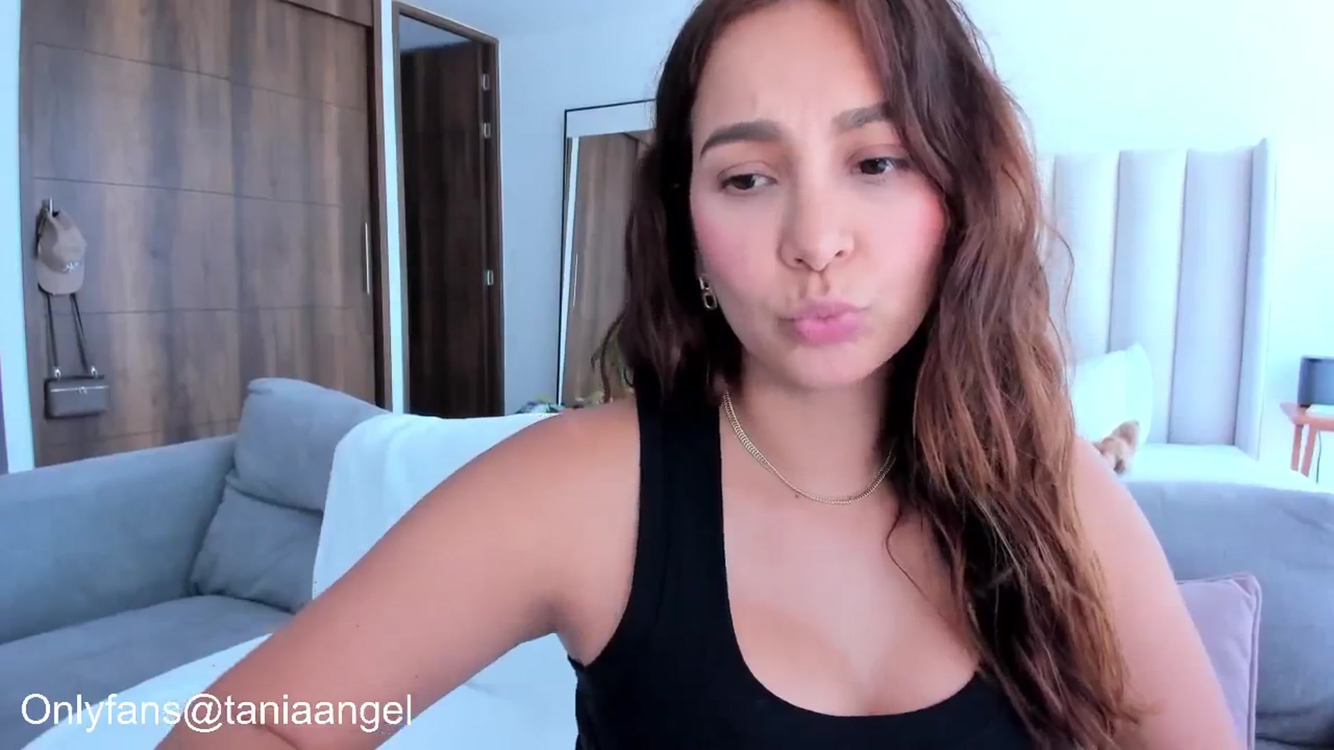Gallery image thumbnail from TaniaAngel's myfreecams stream on, 07/31/2025, 17:37 image 11 of 20