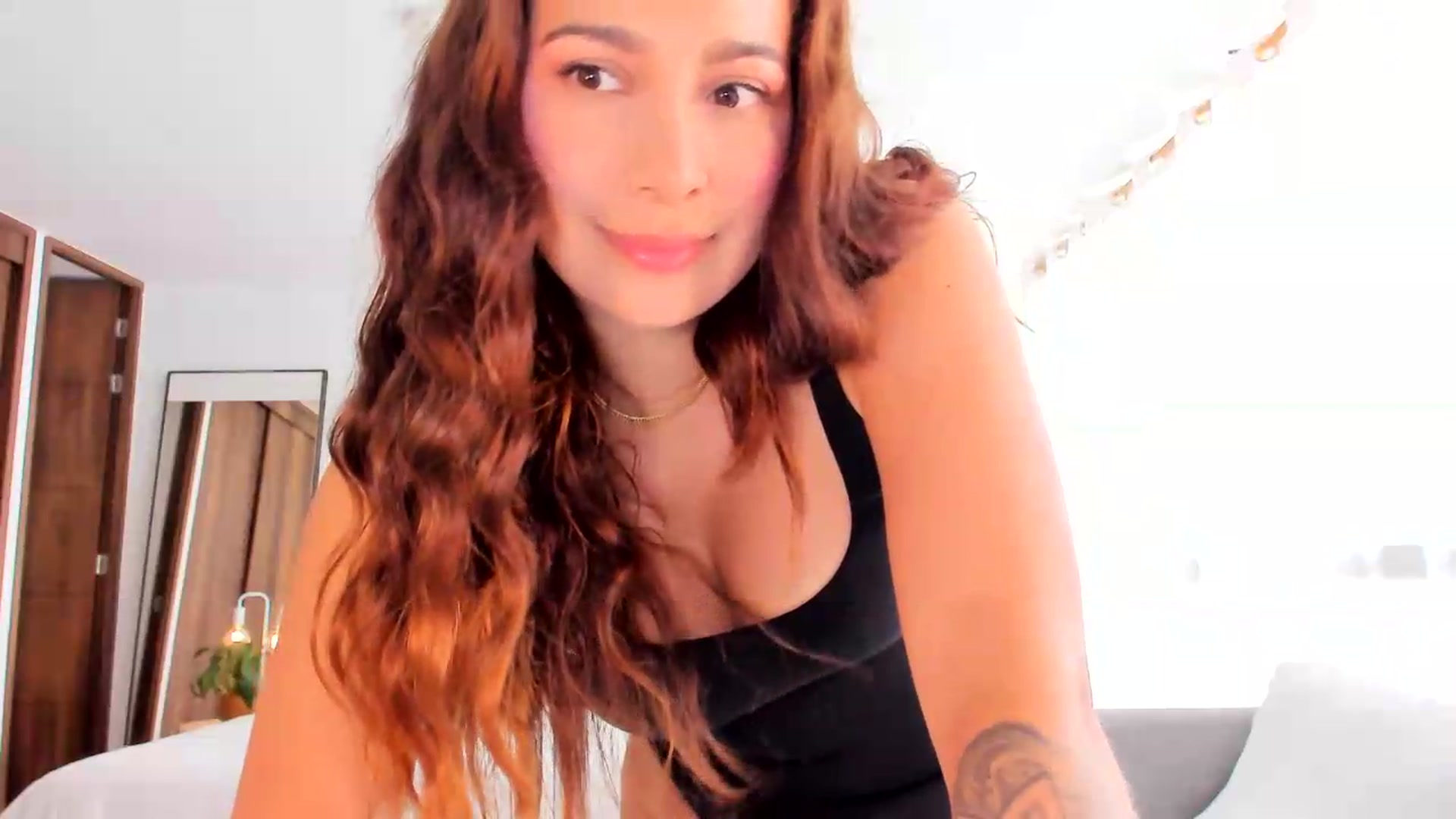 Gallery image thumbnail from TaniaAngel's myfreecams stream on, 06/19/2026, 18:34 image 10 of 20