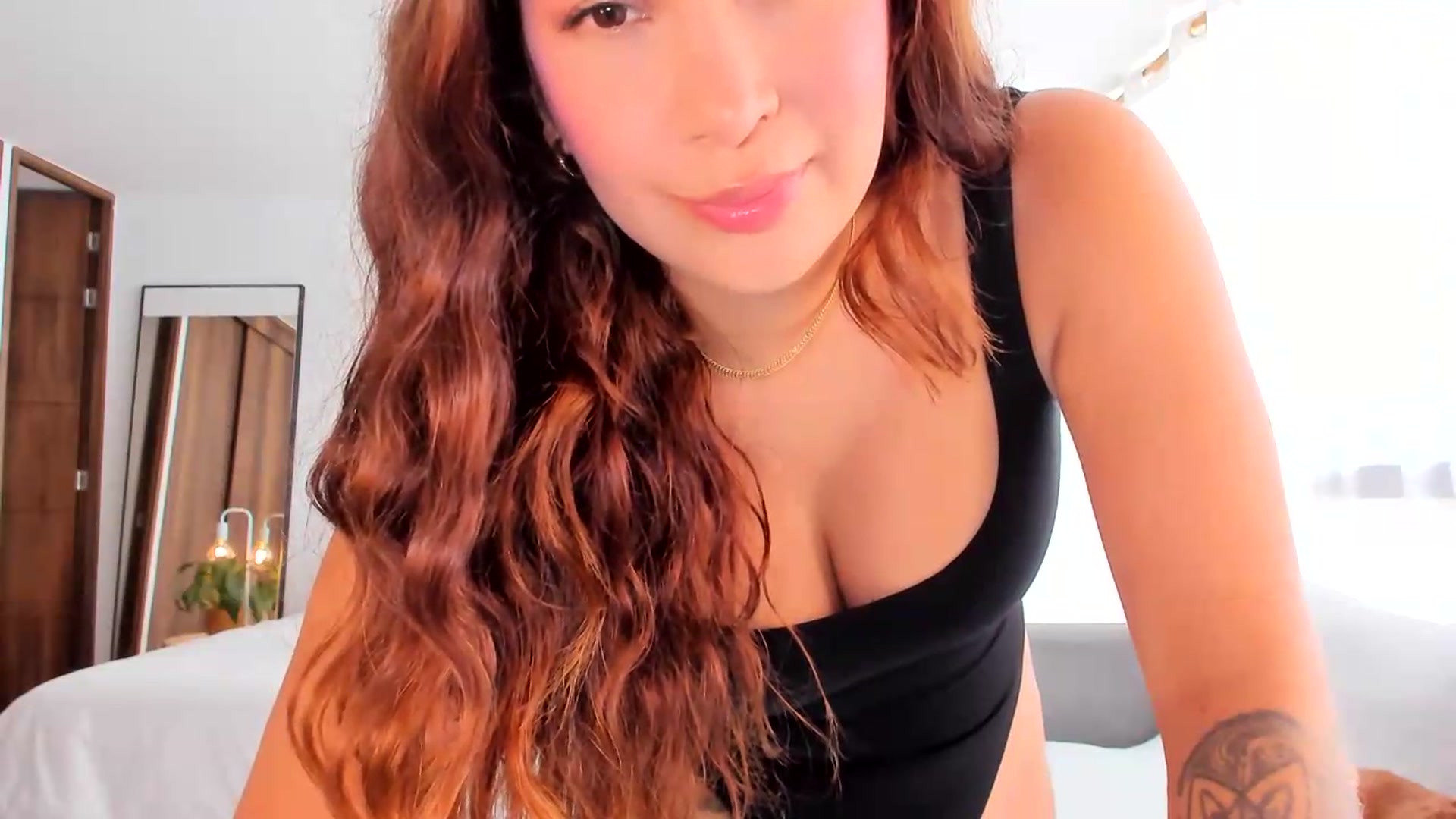 Gallery image thumbnail from TaniaAngel's myfreecams stream on, 06/19/2026, 18:34 image 5 of 20