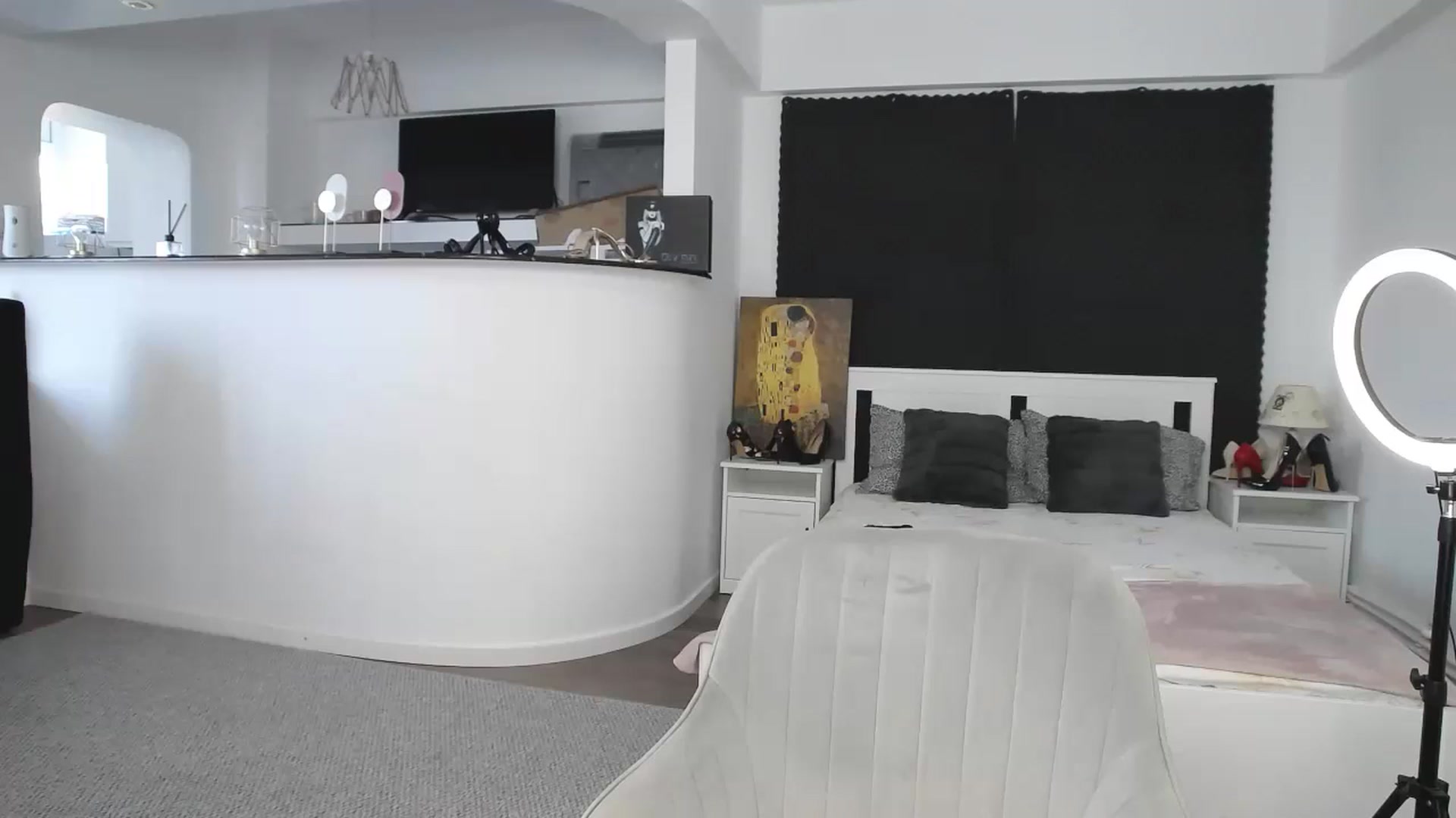 Gallery image thumbnail from TaniaLoren's myfreecams stream on, 08/12/2024, 10:18 image 16 of 20