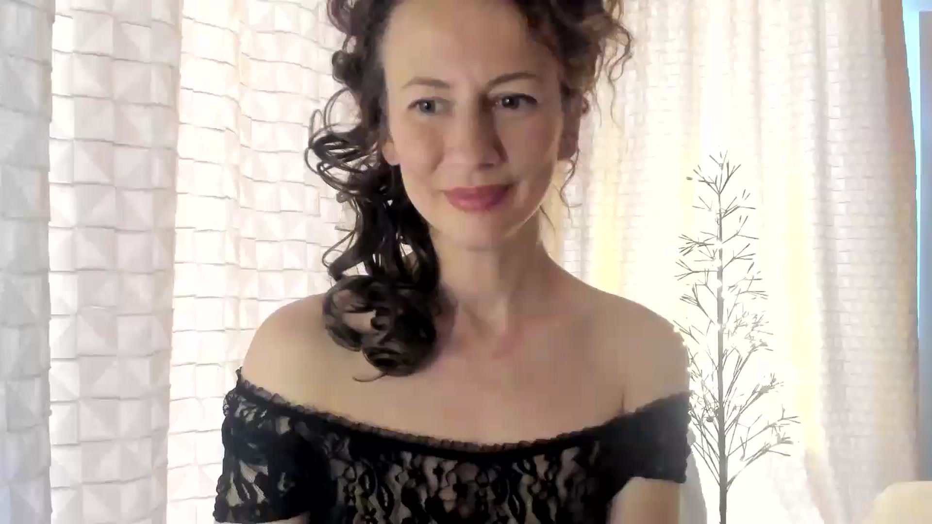 Gallery image thumbnail from Tanya's myfreecams stream on, 01/12/2024, 11:04 image 10 of 20